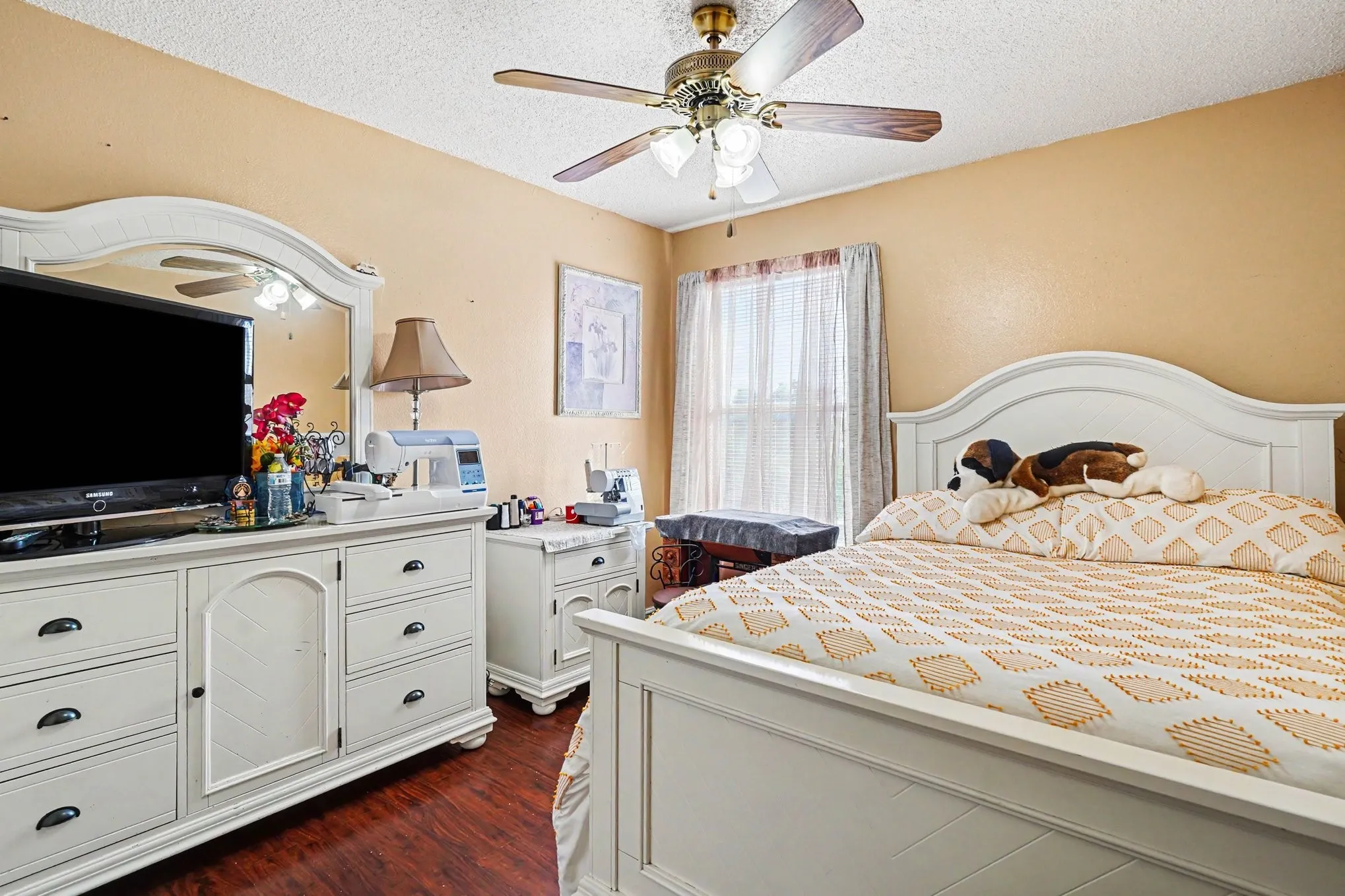 Single Family Residence For Sale in Tarrant County , 1710 Duster Circle, Arlington, Texas 76018, 3 Bedroom, 2 Bathroom, 2 Garage spaces, 1,354 Sqft, built in 1990, mls#21394000, Real Estate Agent in Arlington, Homes For Sale in Tarrant county, Homes For Sale in Arlington, Realtor in Arlington Texas, Real Estate Brokerage Independent Realty Texas, Luminita Cordes Realtor
