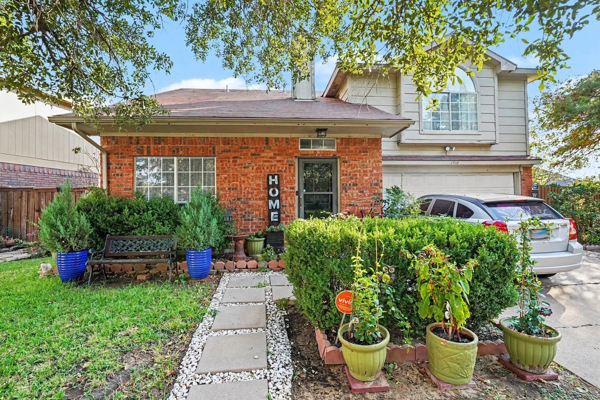 Single Family Residence For Sale in Tarrant County , 1710 Duster Circle, Arlington, Texas 76018, 3 Bedroom, 2 Bathroom, 2 Garage spaces, 1,354 Sqft, built in 1990, mls#21394000, Real Estate Agent in Arlington, Homes For Sale in Tarrant county, Homes For Sale in Arlington, Realtor in Arlington Texas, Real Estate Brokerage Independent Realty Texas, Luminita Cordes Realtor