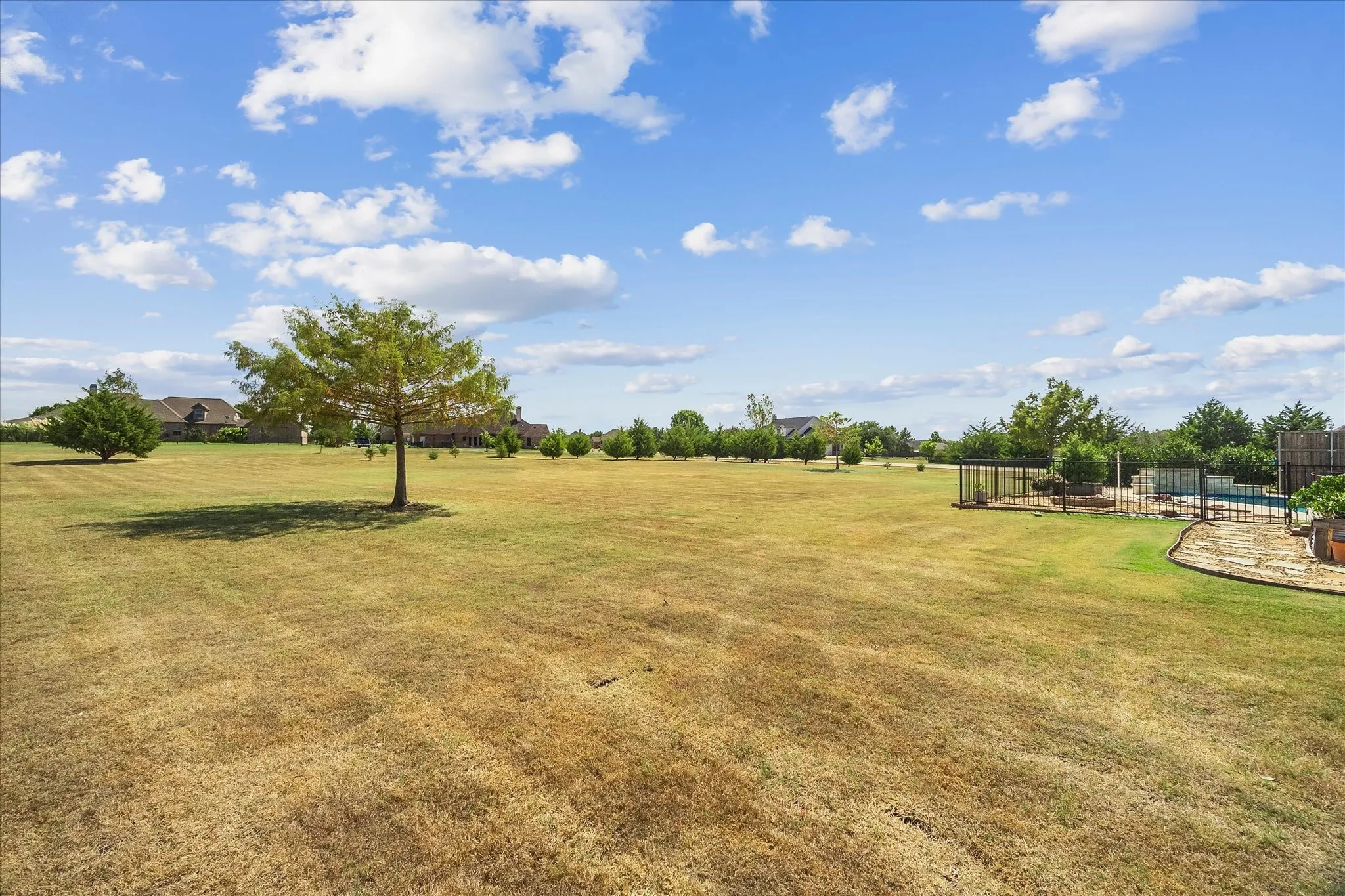 Single Family Residence For Sale in Rockwall County , 287 Pheasant Hill Drive, Mclendon Chisholm, Texas 75032, 4 Bedroom, 4 Bathroom, 2 Garage spaces, 3,091 Sqft, built in 2011, mls#21393914, Real Estate Agent in Mclendon Chisholm, Homes For Sale in Rockwall county, Homes For Sale in Mclendon Chisholm, Realtor in Mclendon Chisholm Texas, Real Estate Brokerage Independent Realty Texas, Luminita Cordes Realtor
