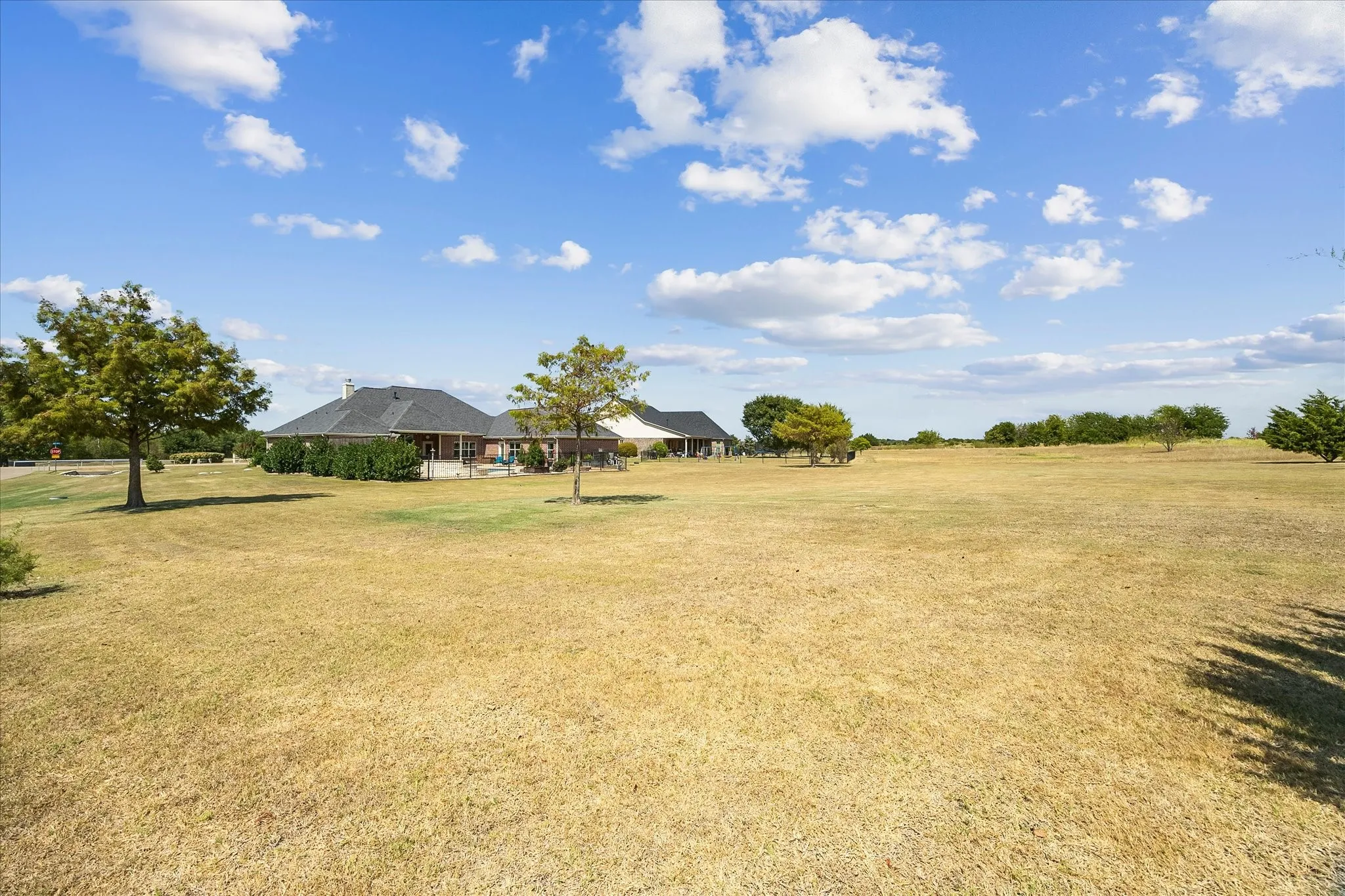 Single Family Residence For Sale in Rockwall County , 287 Pheasant Hill Drive, Mclendon Chisholm, Texas 75032, 4 Bedroom, 4 Bathroom, 2 Garage spaces, 3,091 Sqft, built in 2011, mls#21393914, Real Estate Agent in Mclendon Chisholm, Homes For Sale in Rockwall county, Homes For Sale in Mclendon Chisholm, Realtor in Mclendon Chisholm Texas, Real Estate Brokerage Independent Realty Texas, Luminita Cordes Realtor