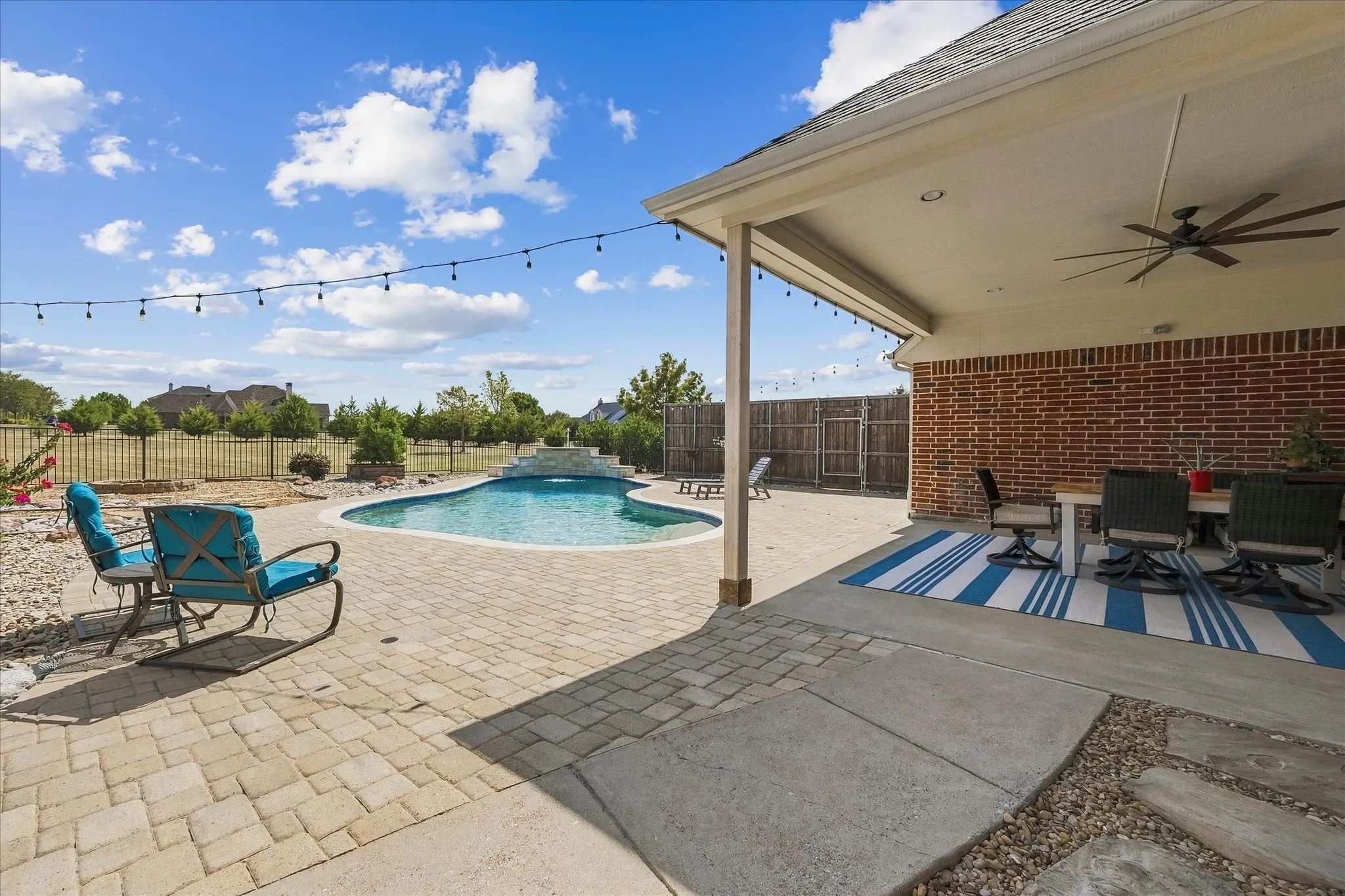 Single Family Residence For Sale in Rockwall County , 287 Pheasant Hill Drive, Mclendon Chisholm, Texas 75032, 4 Bedroom, 4 Bathroom, 2 Garage spaces, 3,091 Sqft, built in 2011, mls#21393914, Real Estate Agent in Mclendon Chisholm, Homes For Sale in Rockwall county, Homes For Sale in Mclendon Chisholm, Realtor in Mclendon Chisholm Texas, Real Estate Brokerage Independent Realty Texas, Luminita Cordes Realtor
