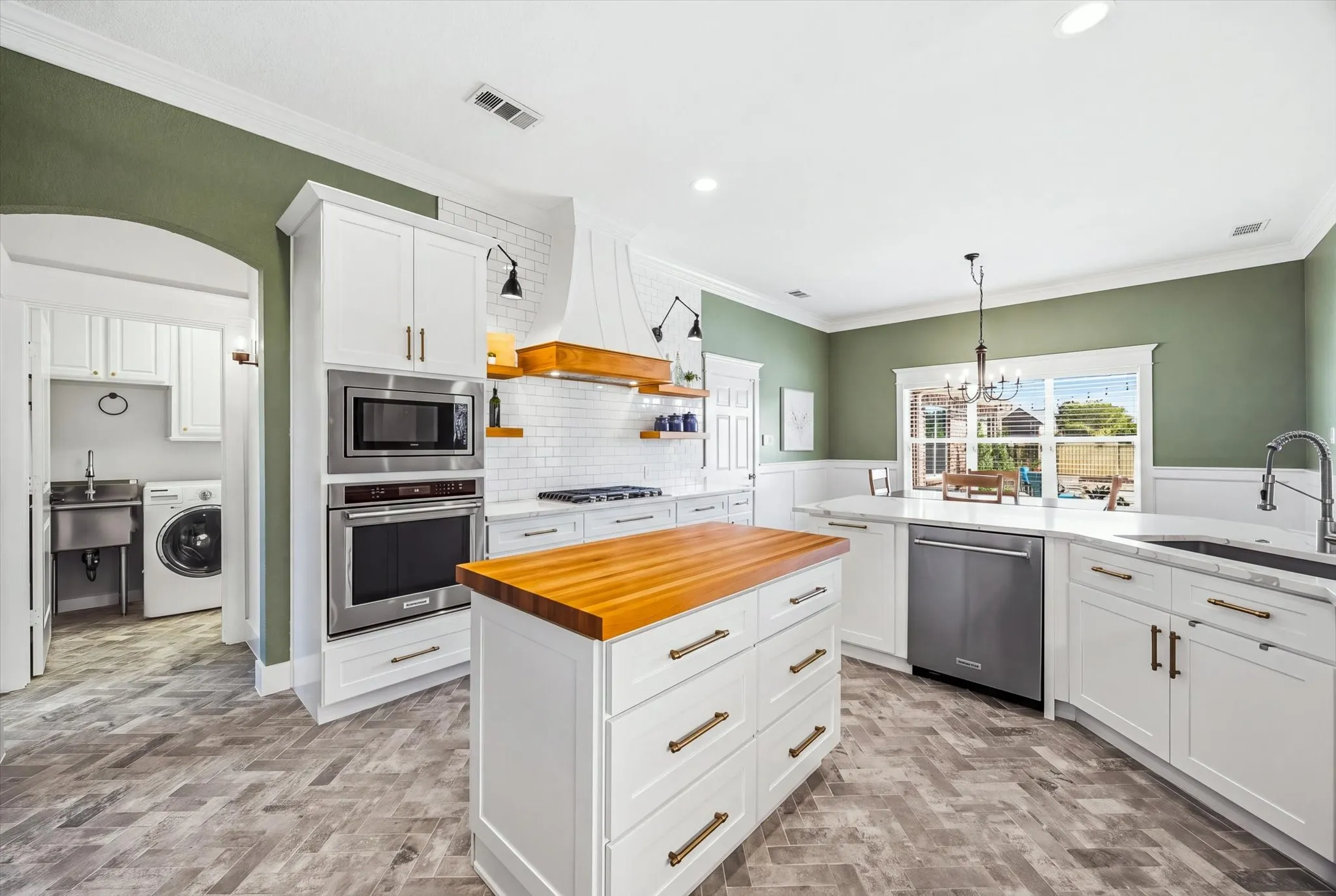 Single Family Residence For Sale in Rockwall County , 287 Pheasant Hill Drive, Mclendon Chisholm, Texas 75032, 4 Bedroom, 4 Bathroom, 2 Garage spaces, 3,091 Sqft, built in 2011, mls#21393914, Real Estate Agent in Mclendon Chisholm, Homes For Sale in Rockwall county, Homes For Sale in Mclendon Chisholm, Realtor in Mclendon Chisholm Texas, Real Estate Brokerage Independent Realty Texas, Luminita Cordes Realtor