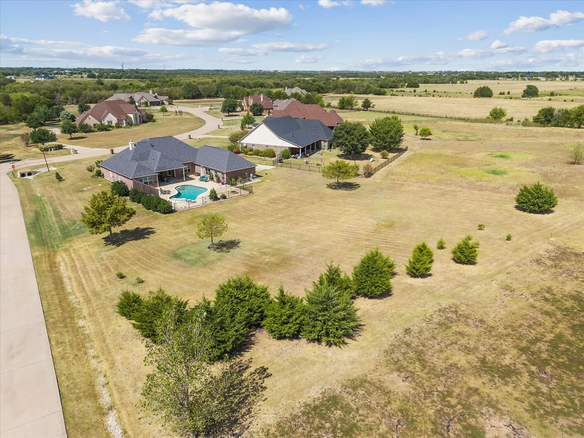Single Family Residence For Sale in Rockwall County , 287 Pheasant Hill Drive, Mclendon Chisholm, Texas 75032, 4 Bedroom, 4 Bathroom, 2 Garage spaces, 3,091 Sqft, built in 2011, mls#21393914, Real Estate Agent in Mclendon Chisholm, Homes For Sale in Rockwall county, Homes For Sale in Mclendon Chisholm, Realtor in Mclendon Chisholm Texas, Real Estate Brokerage Independent Realty Texas, Luminita Cordes Realtor