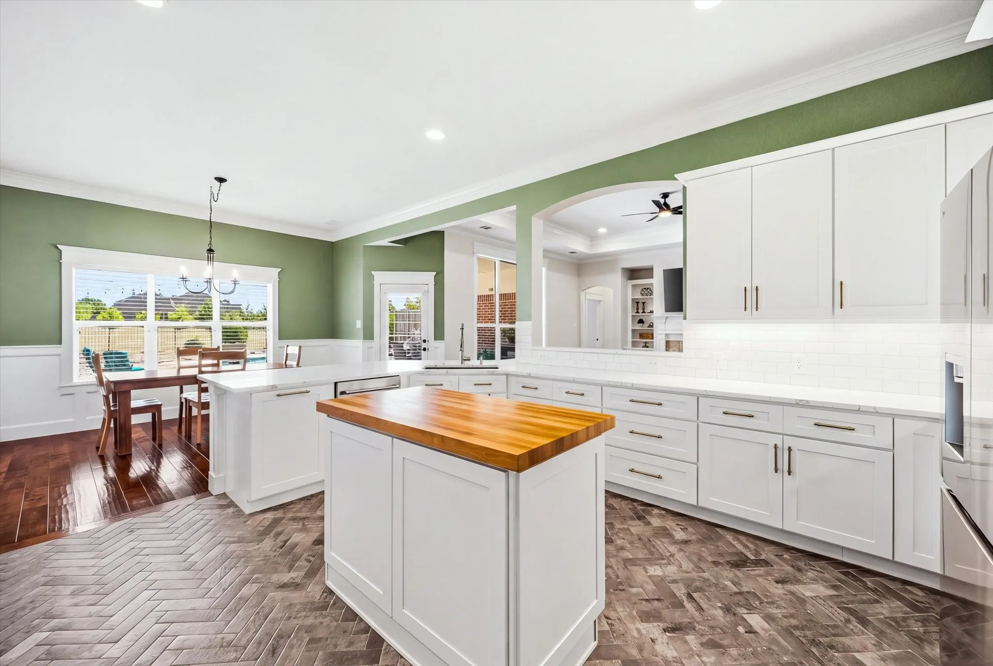 Single Family Residence For Sale in Rockwall County , 287 Pheasant Hill Drive, Mclendon Chisholm, Texas 75032, 4 Bedroom, 4 Bathroom, 2 Garage spaces, 3,091 Sqft, built in 2011, mls#21393914, Real Estate Agent in Mclendon Chisholm, Homes For Sale in Rockwall county, Homes For Sale in Mclendon Chisholm, Realtor in Mclendon Chisholm Texas, Real Estate Brokerage Independent Realty Texas, Luminita Cordes Realtor