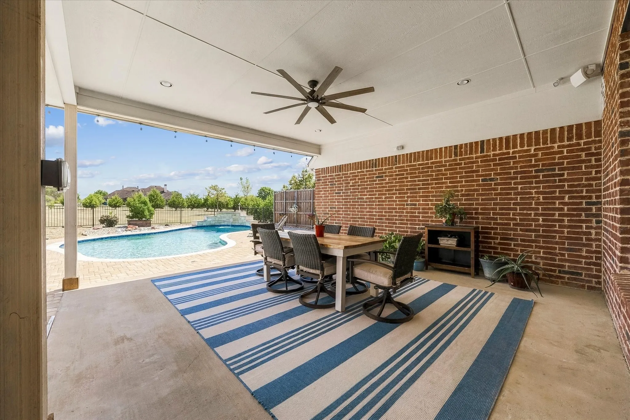 Single Family Residence For Sale in Rockwall County , 287 Pheasant Hill Drive, Mclendon Chisholm, Texas 75032, 4 Bedroom, 4 Bathroom, 2 Garage spaces, 3,091 Sqft, built in 2011, mls#21393914, Real Estate Agent in Mclendon Chisholm, Homes For Sale in Rockwall county, Homes For Sale in Mclendon Chisholm, Realtor in Mclendon Chisholm Texas, Real Estate Brokerage Independent Realty Texas, Luminita Cordes Realtor