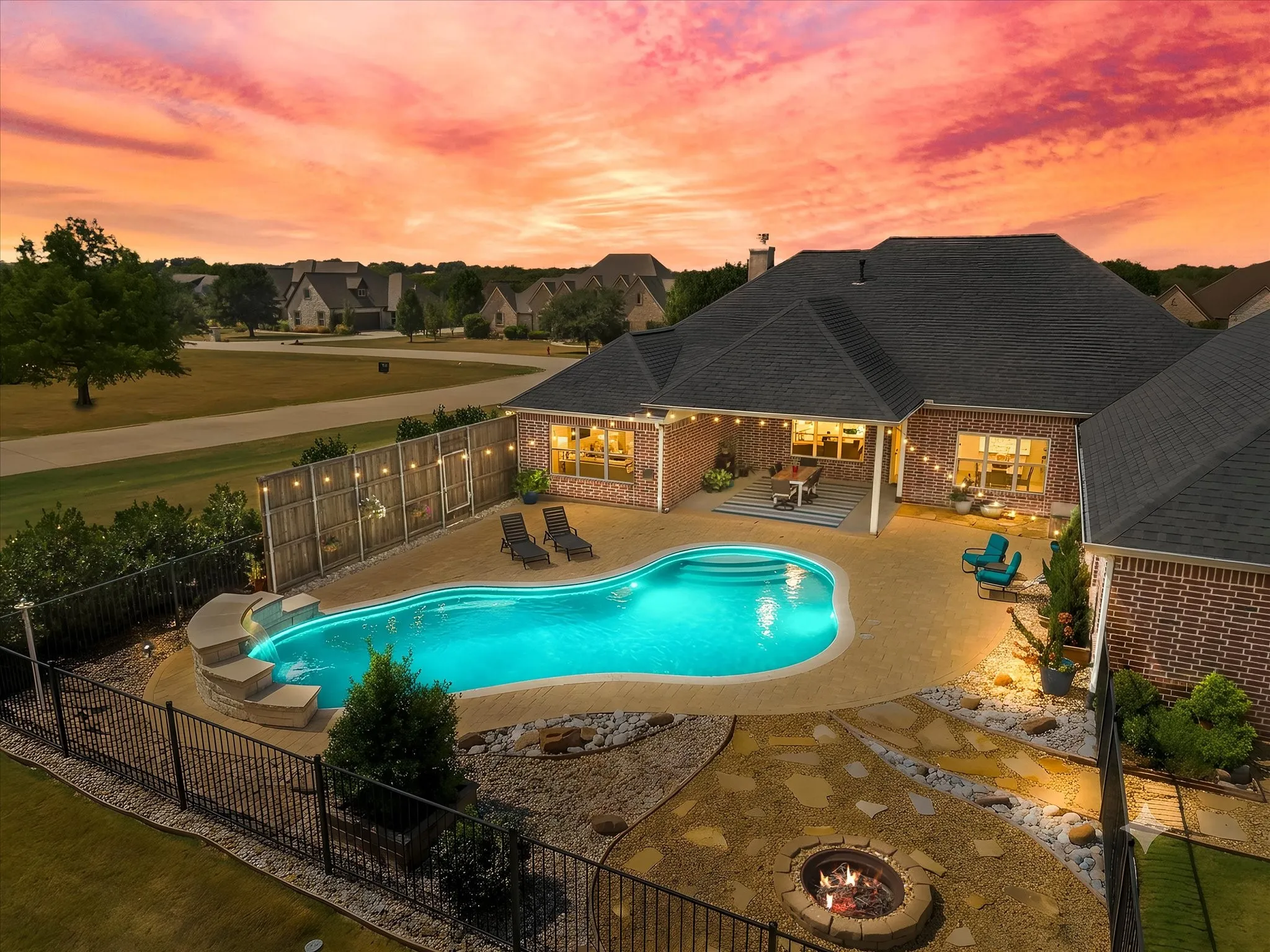 Single Family Residence For Sale in Rockwall County , 287 Pheasant Hill Drive, Mclendon Chisholm, Texas 75032, 4 Bedroom, 4 Bathroom, 2 Garage spaces, 3,091 Sqft, built in 2011, mls#21393914, Real Estate Agent in Mclendon Chisholm, Homes For Sale in Rockwall county, Homes For Sale in Mclendon Chisholm, Realtor in Mclendon Chisholm Texas, Real Estate Brokerage Independent Realty Texas, Luminita Cordes Realtor