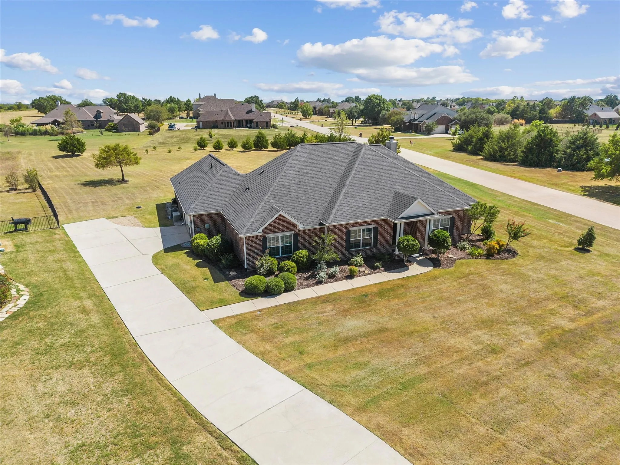 Single Family Residence For Sale in Rockwall County , 287 Pheasant Hill Drive, Mclendon Chisholm, Texas 75032, 4 Bedroom, 4 Bathroom, 2 Garage spaces, 3,091 Sqft, built in 2011, mls#21393914, Real Estate Agent in Mclendon Chisholm, Homes For Sale in Rockwall county, Homes For Sale in Mclendon Chisholm, Realtor in Mclendon Chisholm Texas, Real Estate Brokerage Independent Realty Texas, Luminita Cordes Realtor