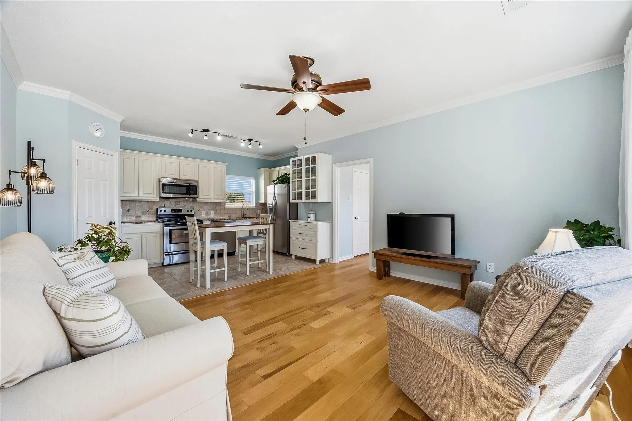 Single Family Residence For Sale in Rockwall County , 287 Pheasant Hill Drive, Mclendon Chisholm, Texas 75032, 4 Bedroom, 4 Bathroom, 2 Garage spaces, 3,091 Sqft, built in 2011, mls#21393914, Real Estate Agent in Mclendon Chisholm, Homes For Sale in Rockwall county, Homes For Sale in Mclendon Chisholm, Realtor in Mclendon Chisholm Texas, Real Estate Brokerage Independent Realty Texas, Luminita Cordes Realtor