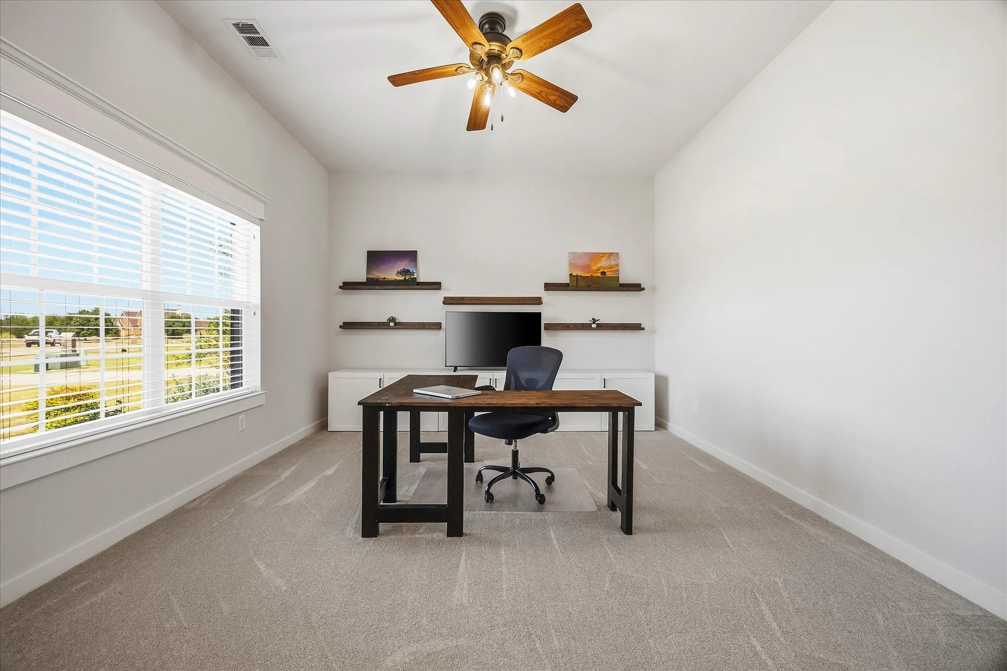 Single Family Residence For Sale in Rockwall County , 287 Pheasant Hill Drive, Mclendon Chisholm, Texas 75032, 4 Bedroom, 4 Bathroom, 2 Garage spaces, 3,091 Sqft, built in 2011, mls#21393914, Real Estate Agent in Mclendon Chisholm, Homes For Sale in Rockwall county, Homes For Sale in Mclendon Chisholm, Realtor in Mclendon Chisholm Texas, Real Estate Brokerage Independent Realty Texas, Luminita Cordes Realtor