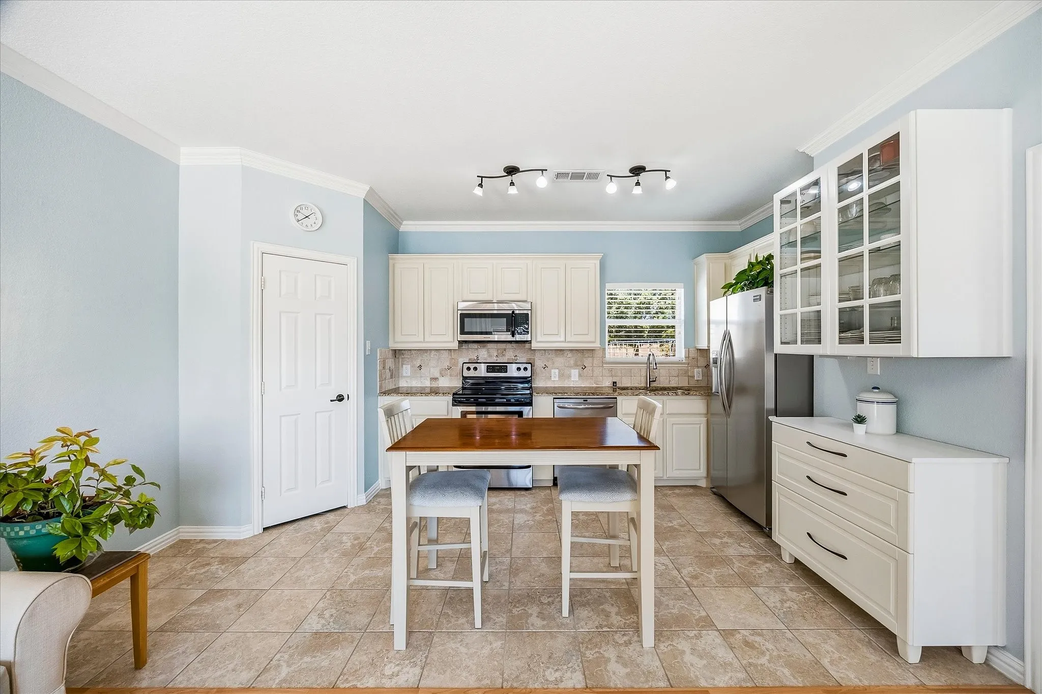 Single Family Residence For Sale in Rockwall County , 287 Pheasant Hill Drive, Mclendon Chisholm, Texas 75032, 4 Bedroom, 4 Bathroom, 2 Garage spaces, 3,091 Sqft, built in 2011, mls#21393914, Real Estate Agent in Mclendon Chisholm, Homes For Sale in Rockwall county, Homes For Sale in Mclendon Chisholm, Realtor in Mclendon Chisholm Texas, Real Estate Brokerage Independent Realty Texas, Luminita Cordes Realtor