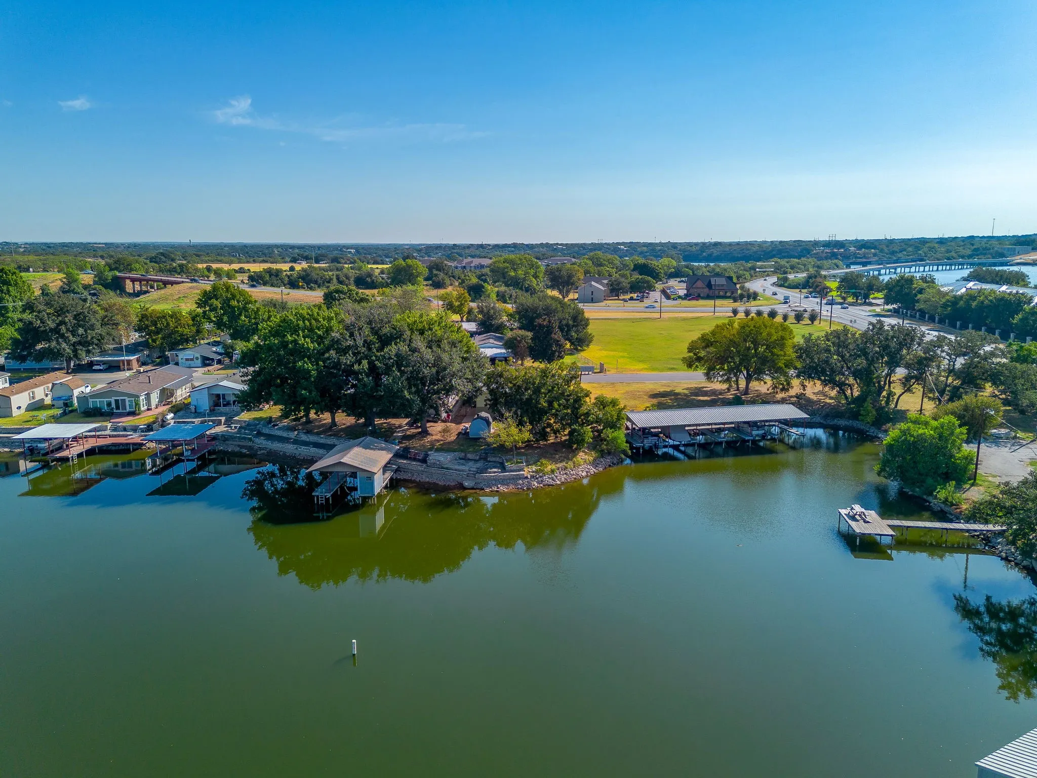 Mobile Home For Sale in Hood County , 201 Brazos Harbor Drive, Granbury, Texas 76048, 2 Bedroom, 2 Bathroom, Garage spaces, 980 Sqft, built in 1984, mls#21375925, Real Estate Agent in Granbury, Homes For Sale in Hood county, Homes For Sale in Granbury, Realtor in Granbury Texas, Real Estate Brokerage Independent Realty Texas, Luminita Cordes Realtor
