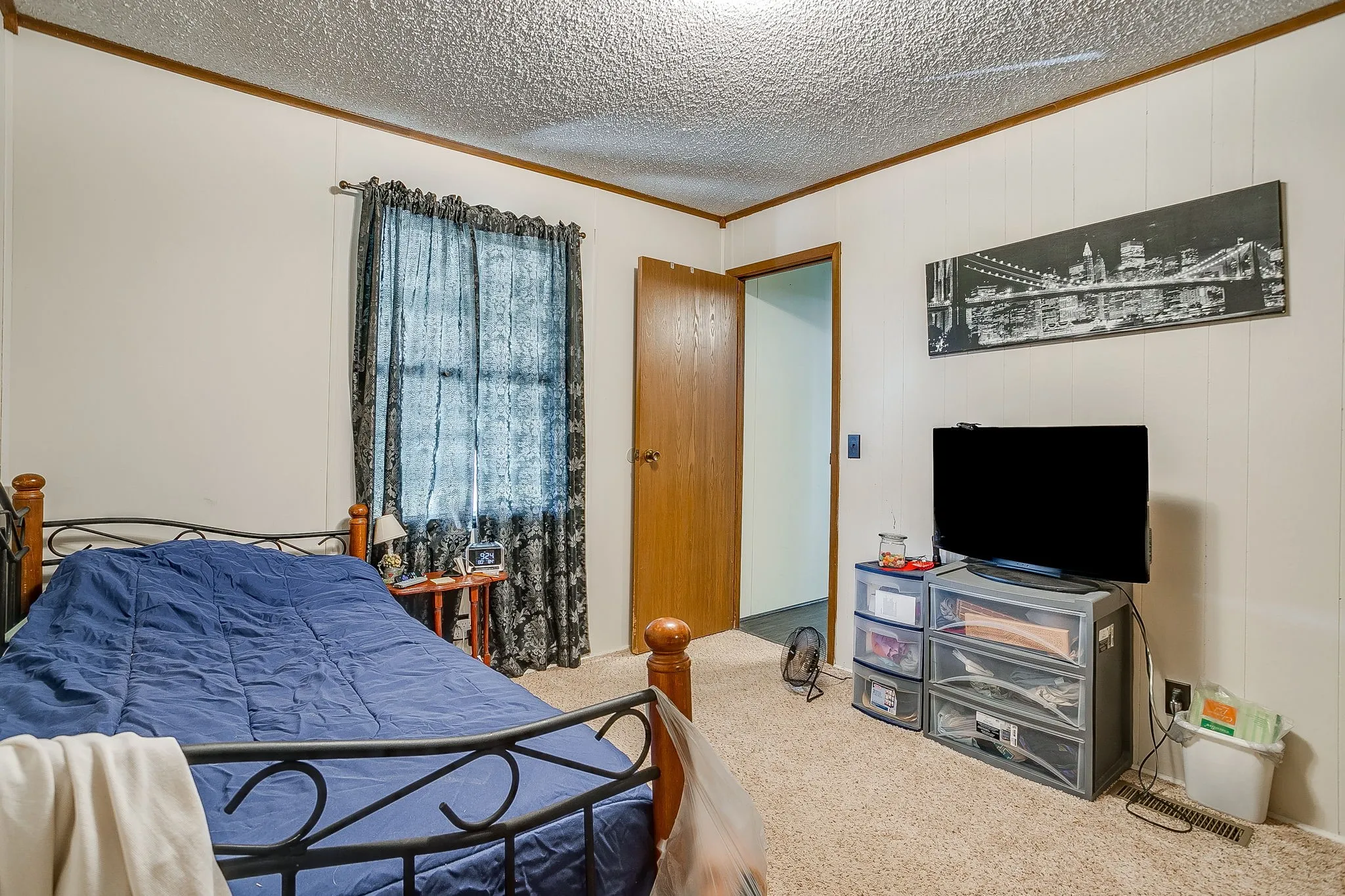 Mobile Home For Sale in Hood County , 201 Brazos Harbor Drive, Granbury, Texas 76048, 2 Bedroom, 2 Bathroom, Garage spaces, 980 Sqft, built in 1984, mls#21375925, Real Estate Agent in Granbury, Homes For Sale in Hood county, Homes For Sale in Granbury, Realtor in Granbury Texas, Real Estate Brokerage Independent Realty Texas, Luminita Cordes Realtor