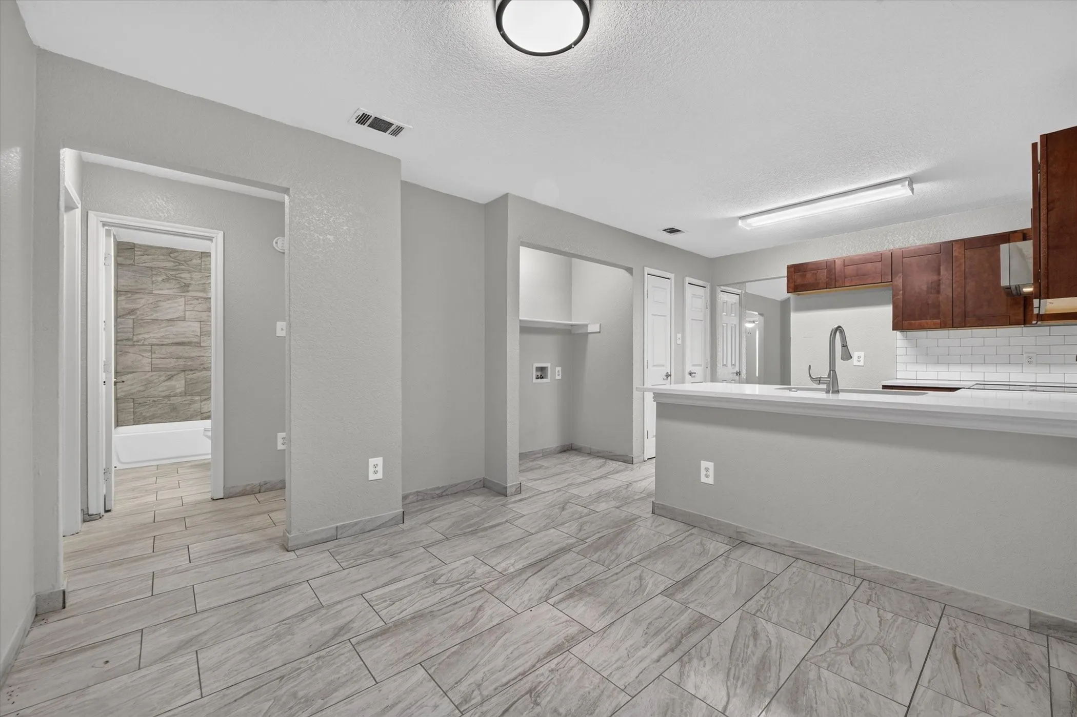 Single Family Residence For Rent in Tarrant County , 5304 Carol Avenue, Fort Worth, Texas 76105, 4 Bedroom, 2 Bathroom, Garage spaces, 1,230 Sqft, built in 2006, mls#21394070, Real Estate Agent in Fort Worth, Homes For Rent in Tarrant county, Homes For Rent in Fort Worth, Realtor in Fort Worth Texas, Real Estate Brokerage Independent Realty Texas, Luminita Cordes Realtor