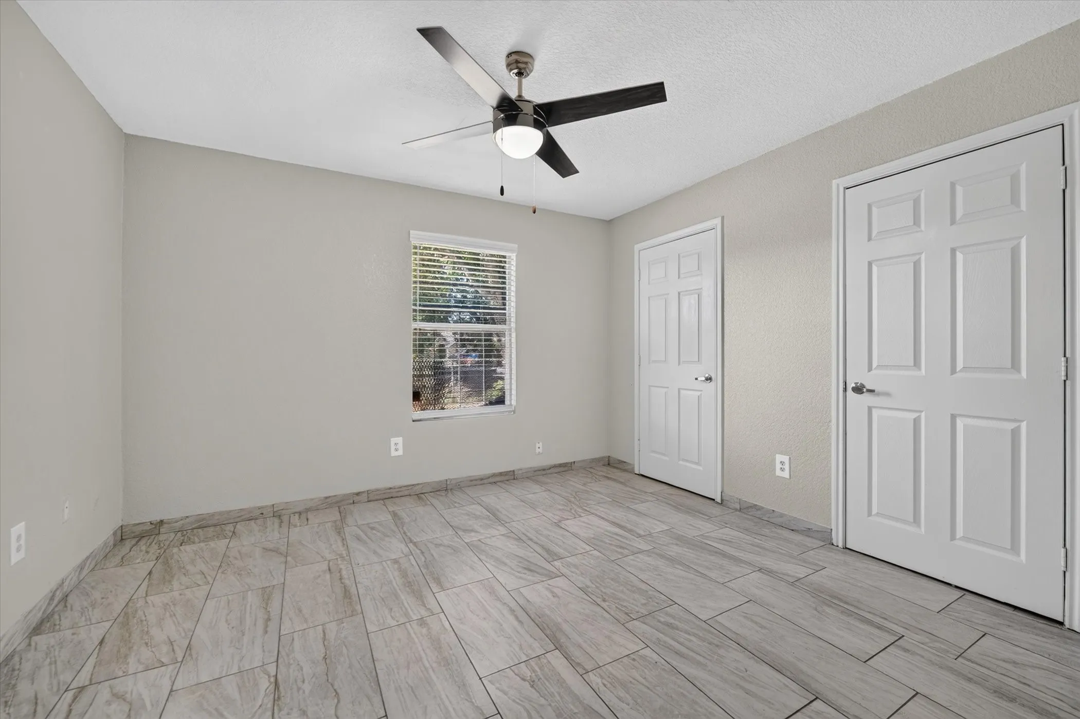 Single Family Residence For Rent in Tarrant County , 5304 Carol Avenue, Fort Worth, Texas 76105, 4 Bedroom, 2 Bathroom, Garage spaces, 1,230 Sqft, built in 2006, mls#21394070, Real Estate Agent in Fort Worth, Homes For Rent in Tarrant county, Homes For Rent in Fort Worth, Realtor in Fort Worth Texas, Real Estate Brokerage Independent Realty Texas, Luminita Cordes Realtor