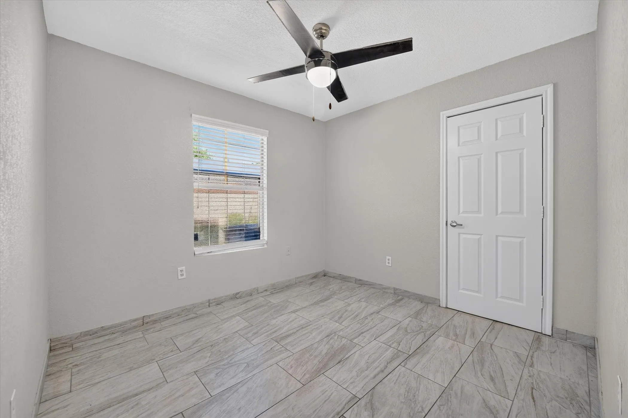 Single Family Residence For Rent in Tarrant County , 5304 Carol Avenue, Fort Worth, Texas 76105, 4 Bedroom, 2 Bathroom, Garage spaces, 1,230 Sqft, built in 2006, mls#21394070, Real Estate Agent in Fort Worth, Homes For Rent in Tarrant county, Homes For Rent in Fort Worth, Realtor in Fort Worth Texas, Real Estate Brokerage Independent Realty Texas, Luminita Cordes Realtor