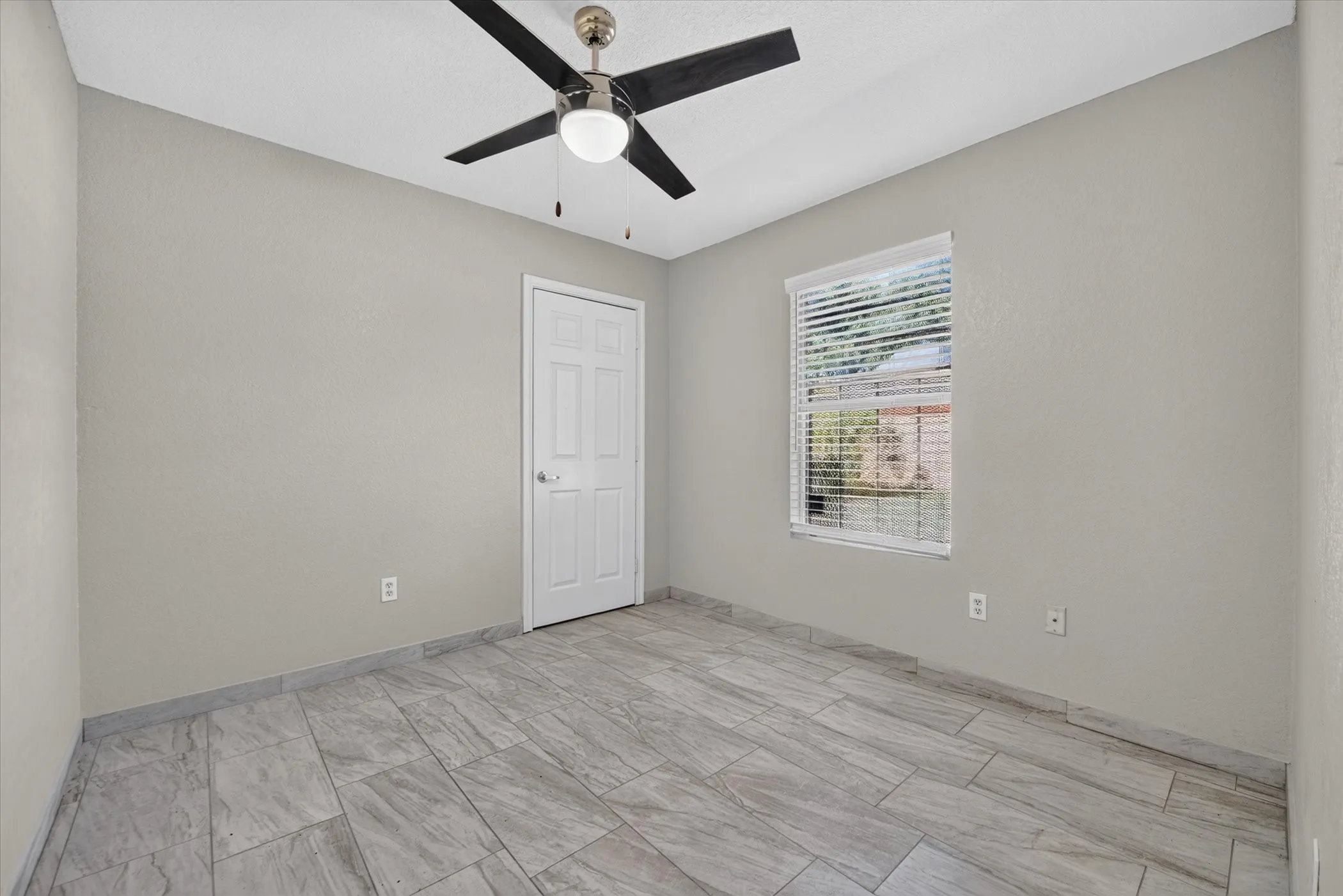 Single Family Residence For Rent in Tarrant County , 5304 Carol Avenue, Fort Worth, Texas 76105, 4 Bedroom, 2 Bathroom, Garage spaces, 1,230 Sqft, built in 2006, mls#21394070, Real Estate Agent in Fort Worth, Homes For Rent in Tarrant county, Homes For Rent in Fort Worth, Realtor in Fort Worth Texas, Real Estate Brokerage Independent Realty Texas, Luminita Cordes Realtor