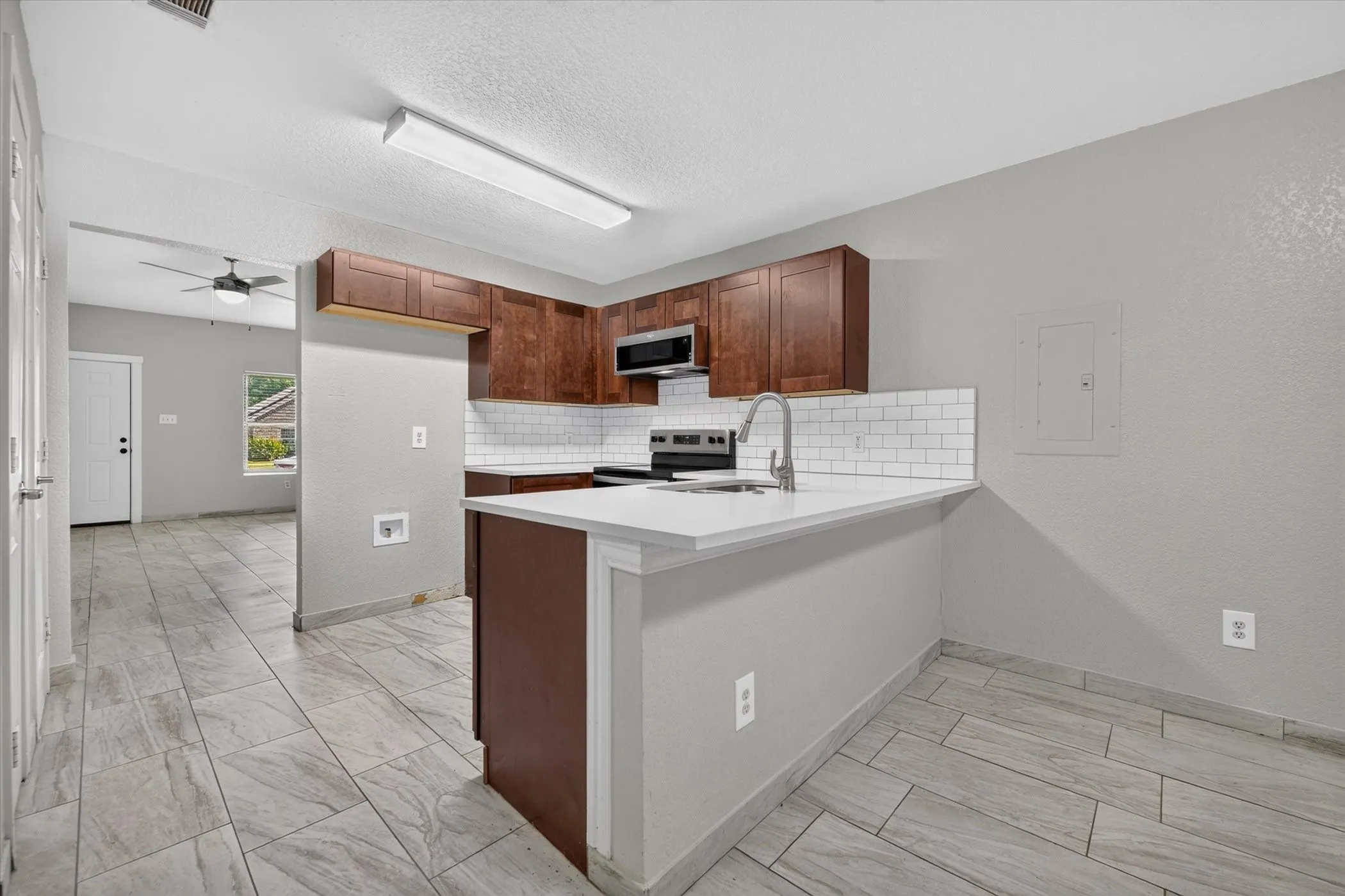 Single Family Residence For Rent in Tarrant County , 5304 Carol Avenue, Fort Worth, Texas 76105, 4 Bedroom, 2 Bathroom, Garage spaces, 1,230 Sqft, built in 2006, mls#21394070, Real Estate Agent in Fort Worth, Homes For Rent in Tarrant county, Homes For Rent in Fort Worth, Realtor in Fort Worth Texas, Real Estate Brokerage Independent Realty Texas, Luminita Cordes Realtor