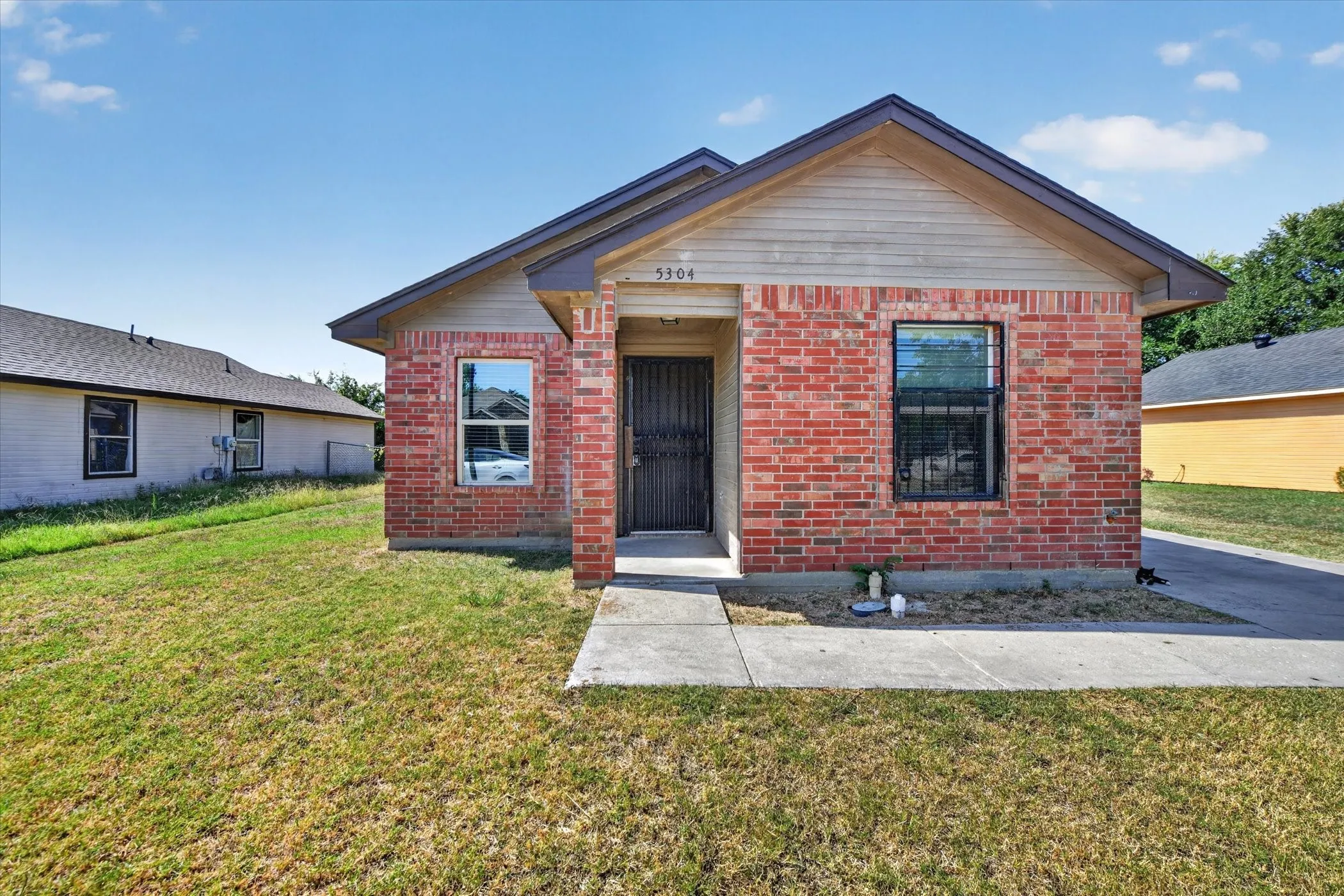 Single Family Residence For Rent in Tarrant County , 5304 Carol Avenue, Fort Worth, Texas 76105, 4 Bedroom, 2 Bathroom, Garage spaces, 1,230 Sqft, built in 2006, mls#21394070, Real Estate Agent in Fort Worth, Homes For Rent in Tarrant county, Homes For Rent in Fort Worth, Realtor in Fort Worth Texas, Real Estate Brokerage Independent Realty Texas, Luminita Cordes Realtor