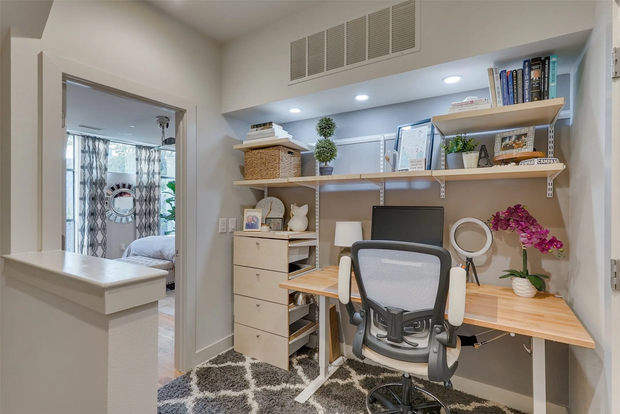 Condominium For Rent in Dallas County , 4618 Cedar Springs Road C, Dallas, Texas 75219, 2 Bedroom, 3 Bathroom, 2 Garage spaces, 1,610 Sqft, built in 2006, mls#21394048, Real Estate Agent in Dallas, Homes For Rent in Dallas county, Homes For Rent in Dallas, Realtor in Dallas Texas, Real Estate Brokerage Independent Realty Texas, Luminita Cordes Realtor