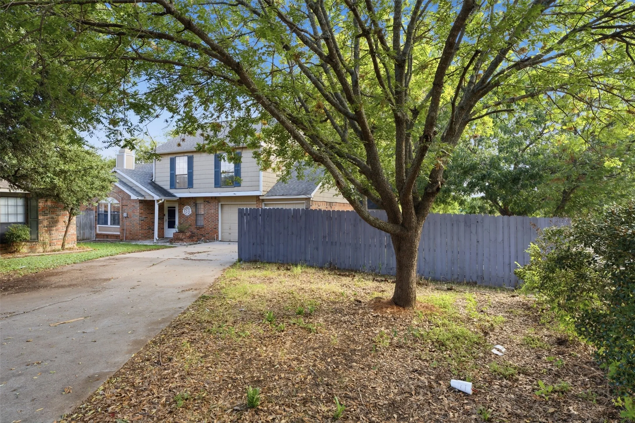 Single Family Residence For Sale in Tarrant County , 3211 Forest Creek Drive, Fort Worth, Texas 76123, 3 Bedroom, 3 Bathroom, 2 Garage spaces, 1,477 Sqft, built in 1987, mls#21393960, Real Estate Agent in Fort Worth, Homes For Sale in Tarrant county, Homes For Sale in Fort Worth, Realtor in Fort Worth Texas, Real Estate Brokerage Independent Realty Texas, Luminita Cordes Realtor