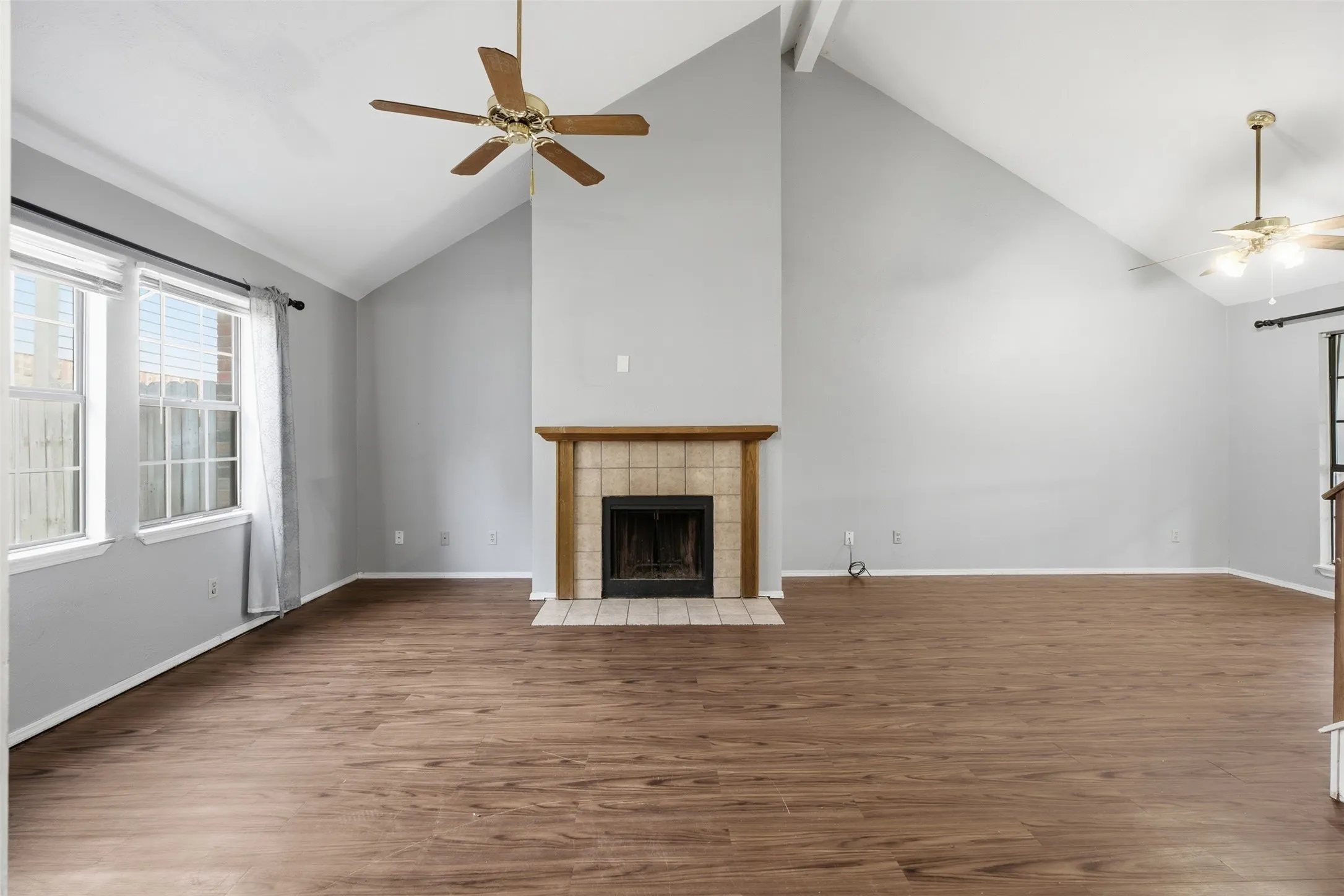 Single Family Residence For Sale in Tarrant County , 3211 Forest Creek Drive, Fort Worth, Texas 76123, 3 Bedroom, 3 Bathroom, 2 Garage spaces, 1,477 Sqft, built in 1987, mls#21393960, Real Estate Agent in Fort Worth, Homes For Sale in Tarrant county, Homes For Sale in Fort Worth, Realtor in Fort Worth Texas, Real Estate Brokerage Independent Realty Texas, Luminita Cordes Realtor