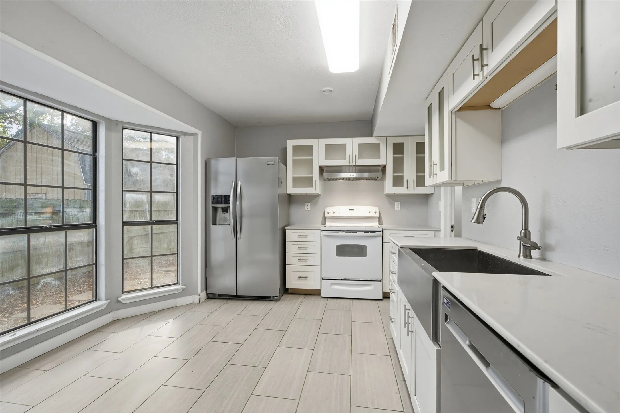 Single Family Residence For Sale in Tarrant County , 3211 Forest Creek Drive, Fort Worth, Texas 76123, 3 Bedroom, 3 Bathroom, 2 Garage spaces, 1,477 Sqft, built in 1987, mls#21393960, Real Estate Agent in Fort Worth, Homes For Sale in Tarrant county, Homes For Sale in Fort Worth, Realtor in Fort Worth Texas, Real Estate Brokerage Independent Realty Texas, Luminita Cordes Realtor
