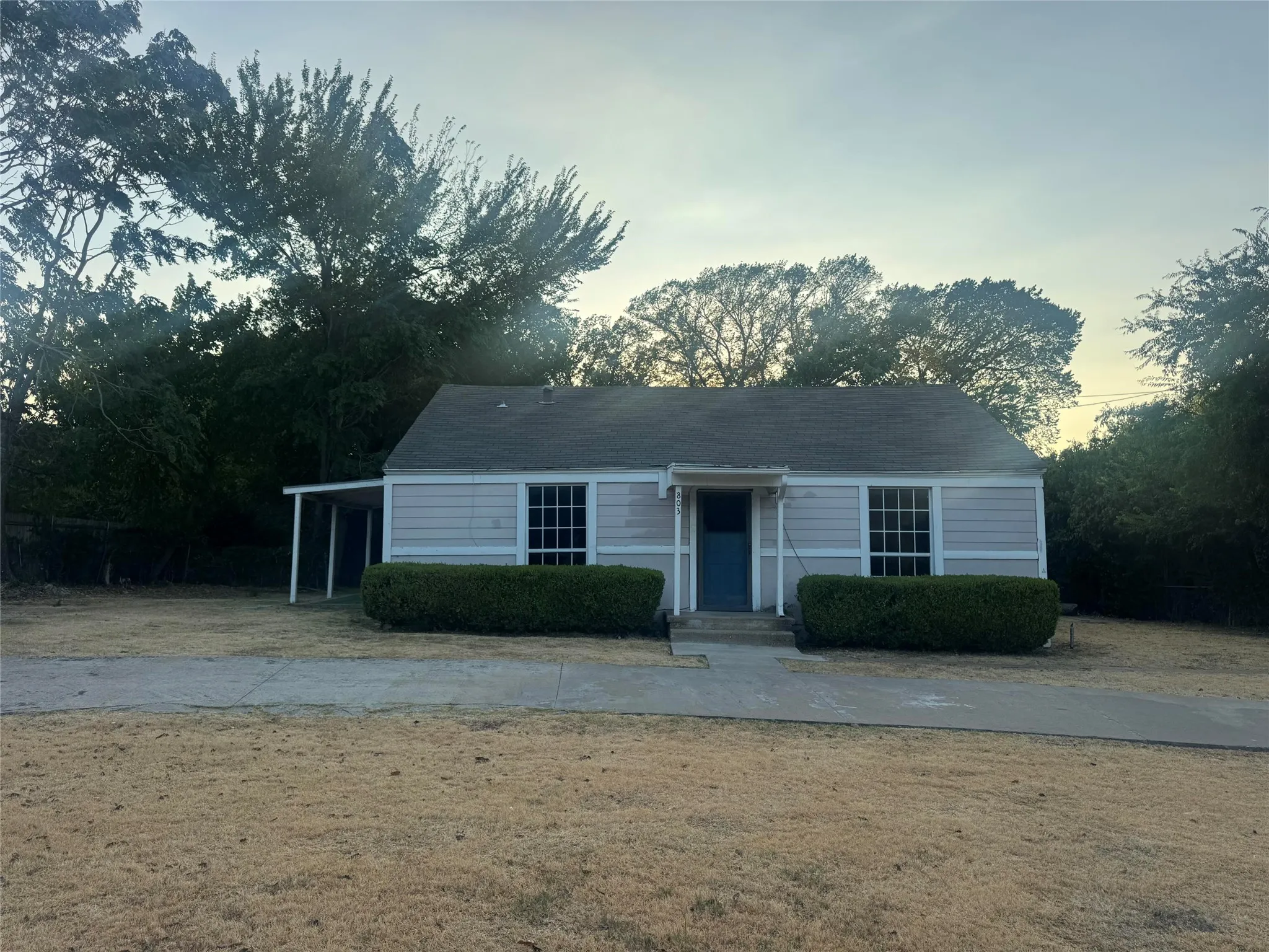 Single Family Residence For Sale in Dallas County , 803 N Joe Wilson Road, Cedar Hill, Texas 75104, 3 Bedroom, 2 Bathroom, Garage spaces, 1,700 Sqft, built in 1940, mls#21394084, Real Estate Agent in Cedar Hill, Homes For Sale in Dallas county, Homes For Sale in Cedar Hill, Realtor in Cedar Hill Texas, Real Estate Brokerage Independent Realty Texas, Luminita Cordes Realtor