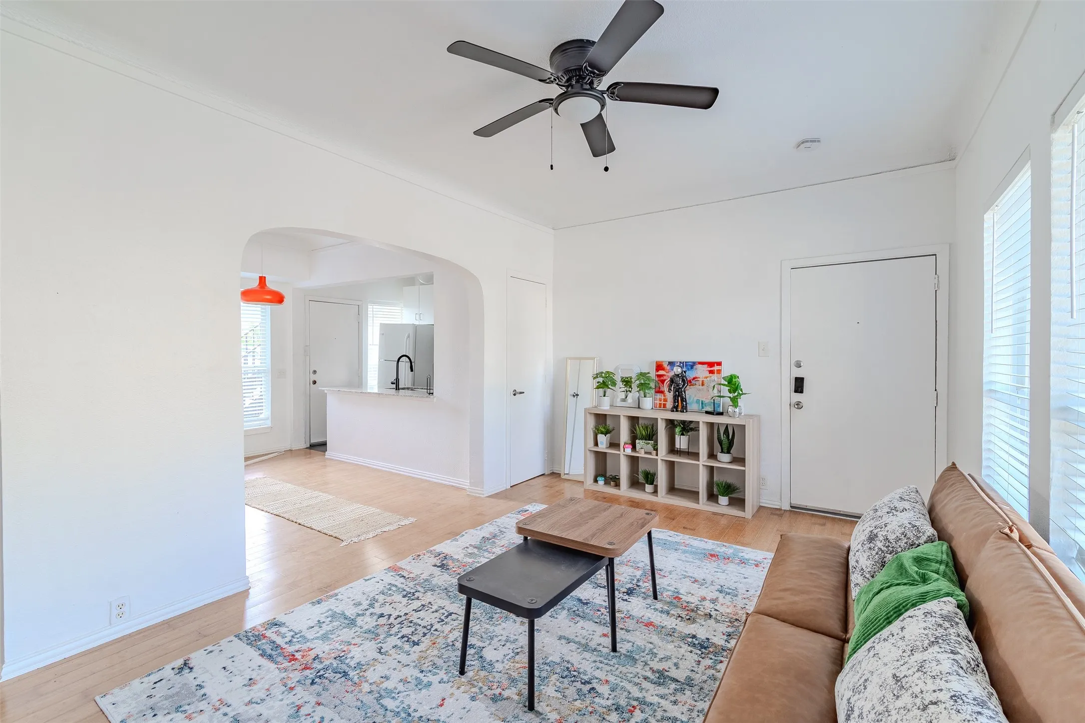 Apartment For Rent in Dallas County , 5305 Reiger Avenue 6, Dallas, Texas 75214, 0, 1 Bathroom, Garage spaces, 525 Sqft, built in 1927, mls#21394096, Real Estate Agent in Dallas, Homes For Rent in Dallas county, Homes For Rent in Dallas, Realtor in Dallas Texas, Real Estate Brokerage Independent Realty Texas, Luminita Cordes Realtor