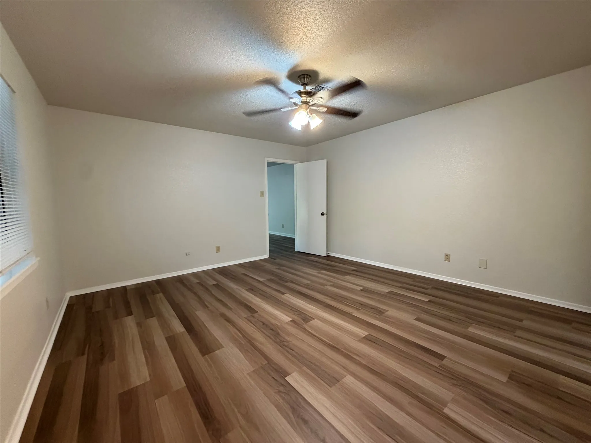 Single Family Residence For Rent in Hood County , 6203 Circo Drive, De Cordova, Texas 76049, 3 Bedroom, 2 Bathroom, 2 Garage spaces, 1,905 Sqft, built in 1978, mls#21393297, Real Estate Agent in De Cordova, Homes For Rent in Hood county, Homes For Rent in De Cordova, Realtor in De Cordova Texas, Real Estate Brokerage Independent Realty Texas, Luminita Cordes Realtor