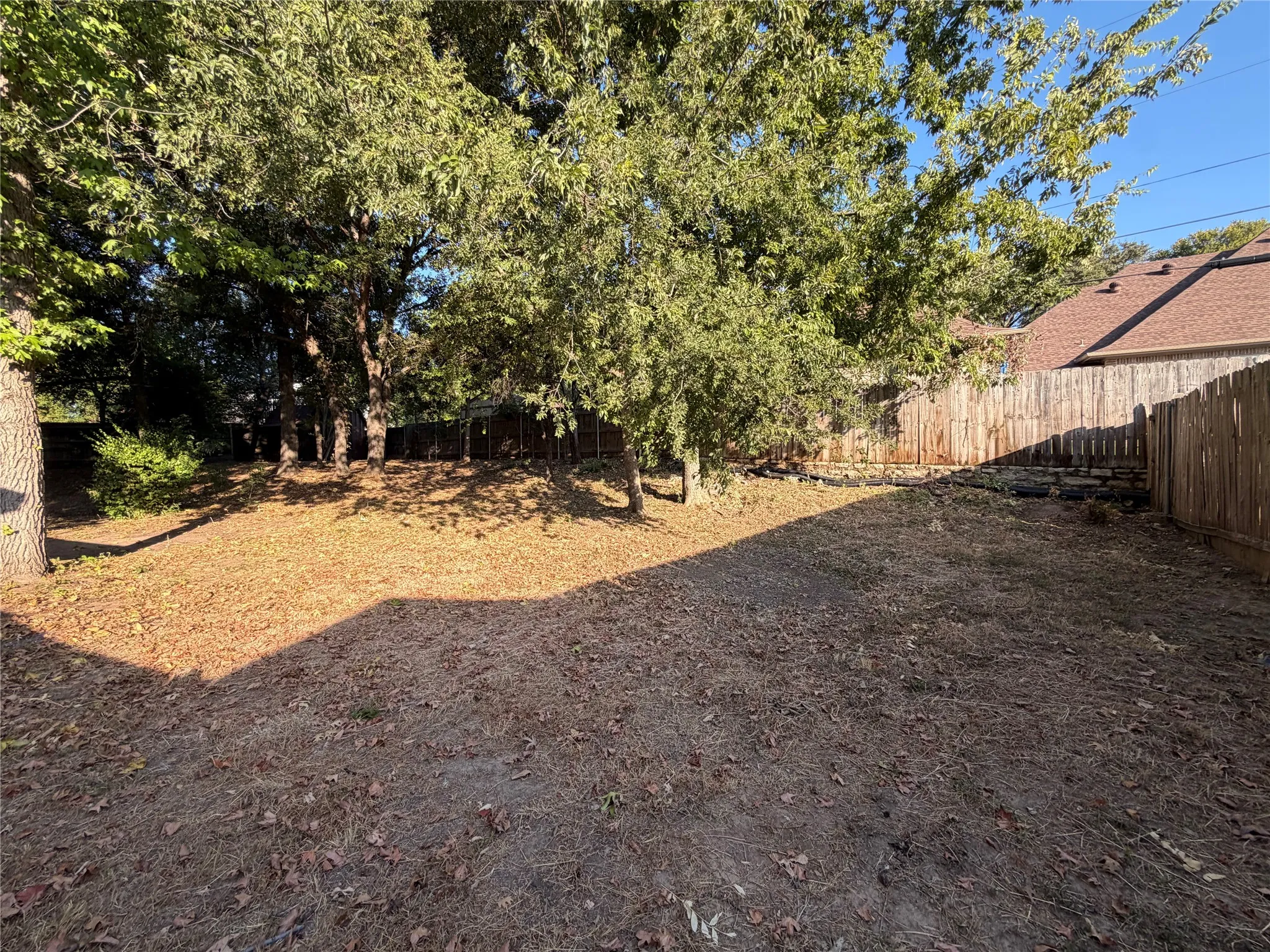 Single Family Residence For Rent in Hood County , 6203 Circo Drive, De Cordova, Texas 76049, 3 Bedroom, 2 Bathroom, 2 Garage spaces, 1,905 Sqft, built in 1978, mls#21393297, Real Estate Agent in De Cordova, Homes For Rent in Hood county, Homes For Rent in De Cordova, Realtor in De Cordova Texas, Real Estate Brokerage Independent Realty Texas, Luminita Cordes Realtor