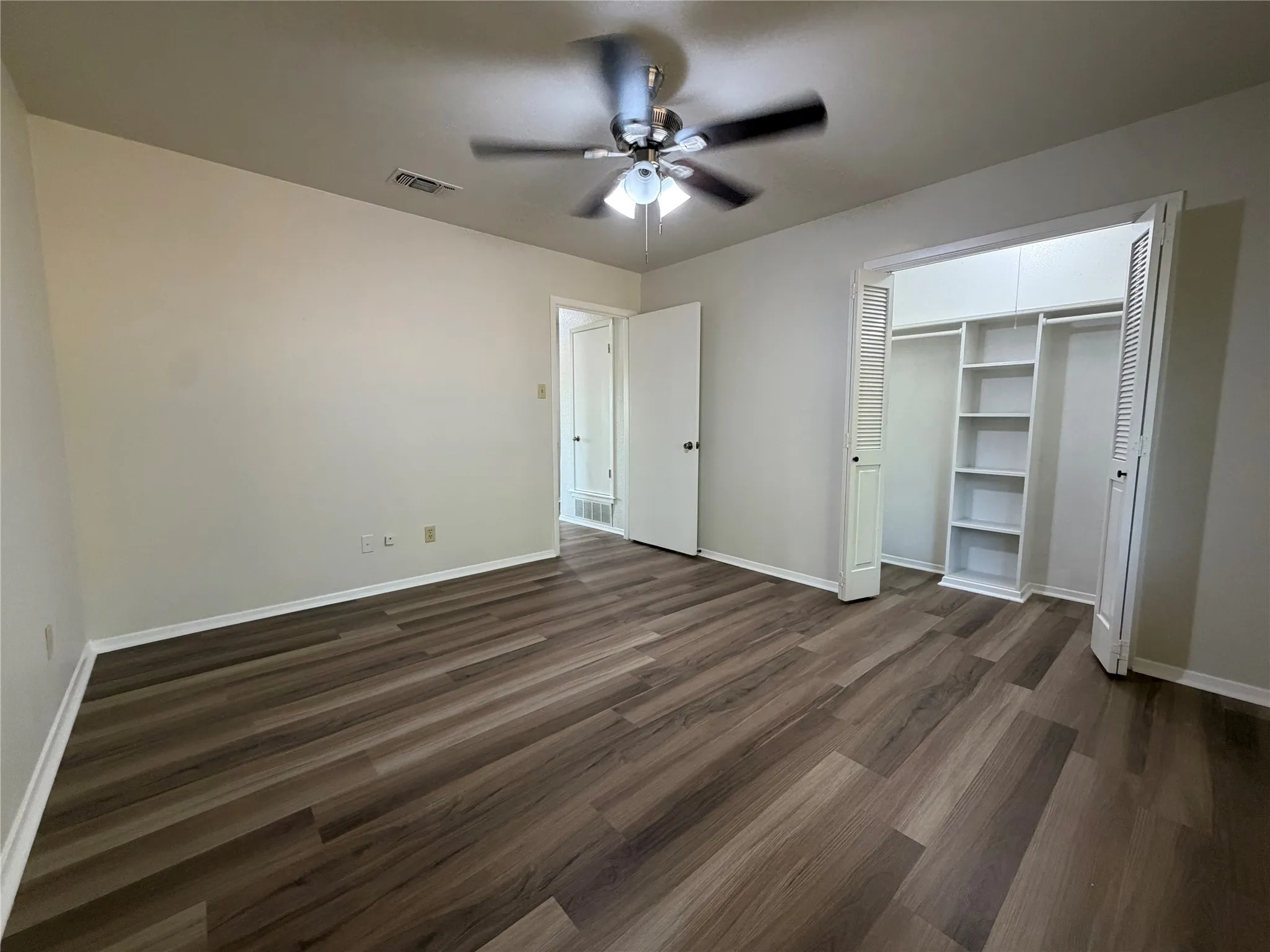 Single Family Residence For Rent in Hood County , 6203 Circo Drive, De Cordova, Texas 76049, 3 Bedroom, 2 Bathroom, 2 Garage spaces, 1,905 Sqft, built in 1978, mls#21393297, Real Estate Agent in De Cordova, Homes For Rent in Hood county, Homes For Rent in De Cordova, Realtor in De Cordova Texas, Real Estate Brokerage Independent Realty Texas, Luminita Cordes Realtor