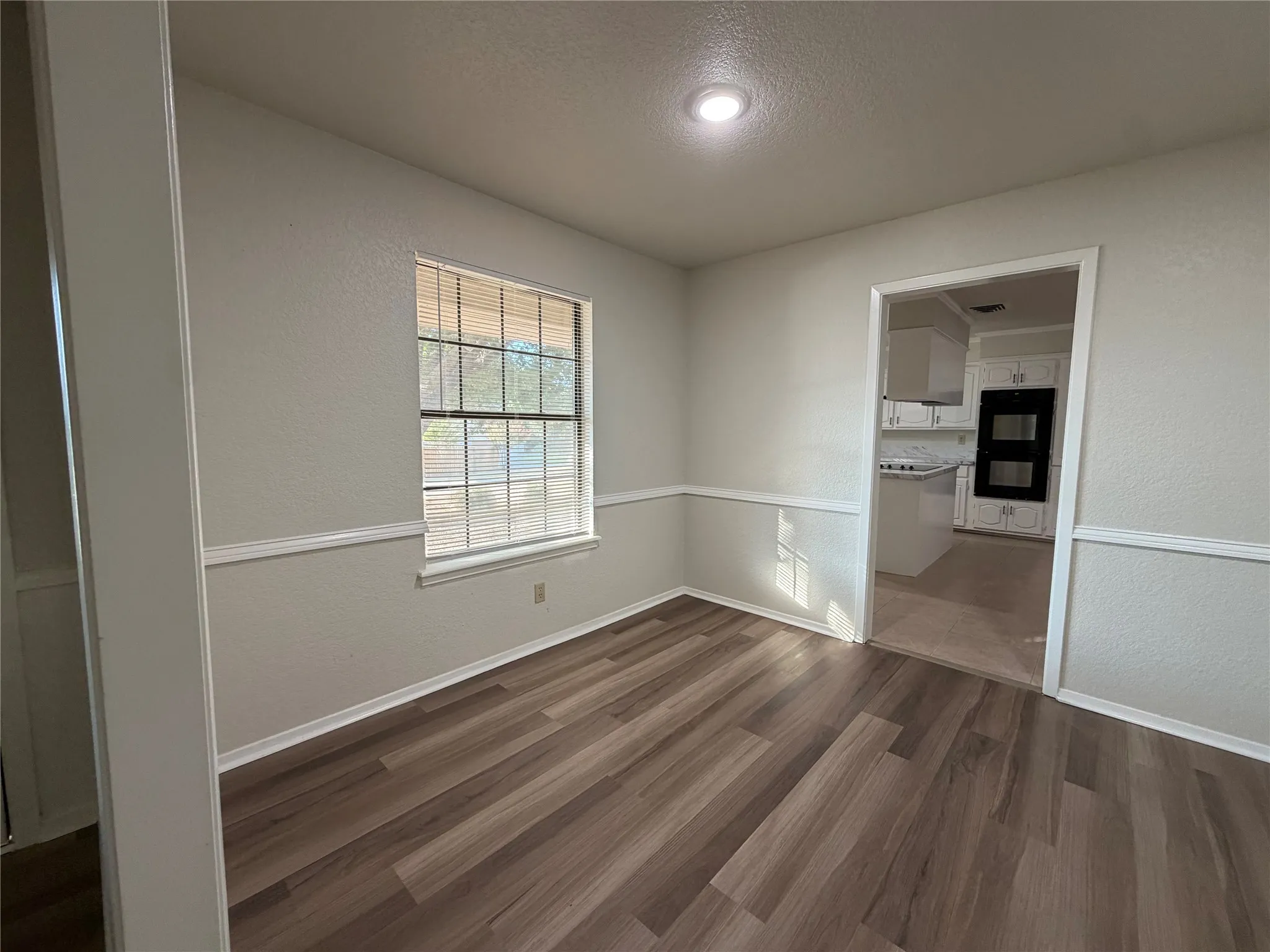Single Family Residence For Rent in Hood County , 6203 Circo Drive, De Cordova, Texas 76049, 3 Bedroom, 2 Bathroom, 2 Garage spaces, 1,905 Sqft, built in 1978, mls#21393297, Real Estate Agent in De Cordova, Homes For Rent in Hood county, Homes For Rent in De Cordova, Realtor in De Cordova Texas, Real Estate Brokerage Independent Realty Texas, Luminita Cordes Realtor
