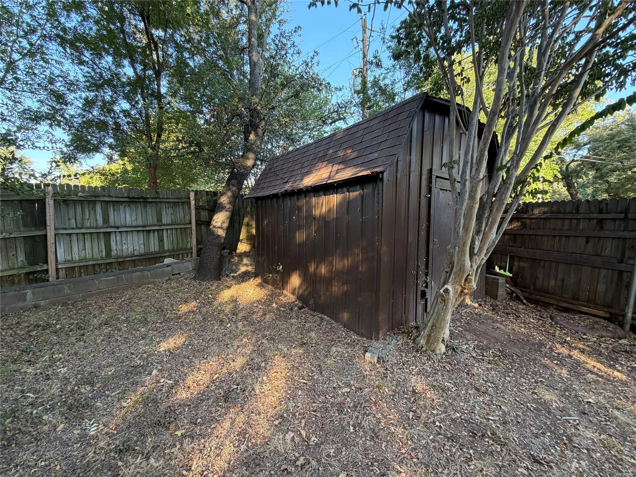 Single Family Residence For Rent in Hood County , 6203 Circo Drive, De Cordova, Texas 76049, 3 Bedroom, 2 Bathroom, 2 Garage spaces, 1,905 Sqft, built in 1978, mls#21393297, Real Estate Agent in De Cordova, Homes For Rent in Hood county, Homes For Rent in De Cordova, Realtor in De Cordova Texas, Real Estate Brokerage Independent Realty Texas, Luminita Cordes Realtor