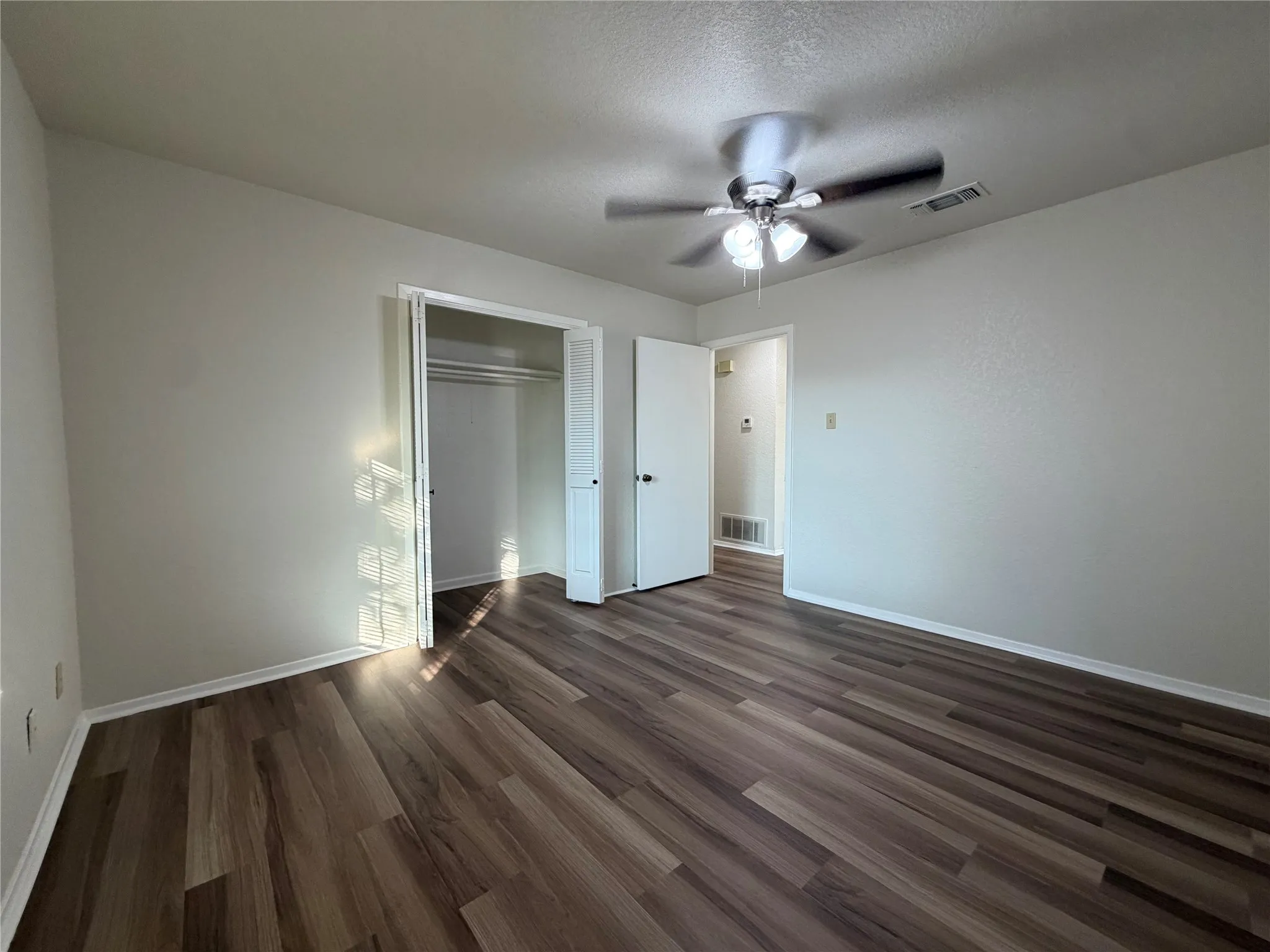 Single Family Residence For Rent in Hood County , 6203 Circo Drive, De Cordova, Texas 76049, 3 Bedroom, 2 Bathroom, 2 Garage spaces, 1,905 Sqft, built in 1978, mls#21393297, Real Estate Agent in De Cordova, Homes For Rent in Hood county, Homes For Rent in De Cordova, Realtor in De Cordova Texas, Real Estate Brokerage Independent Realty Texas, Luminita Cordes Realtor