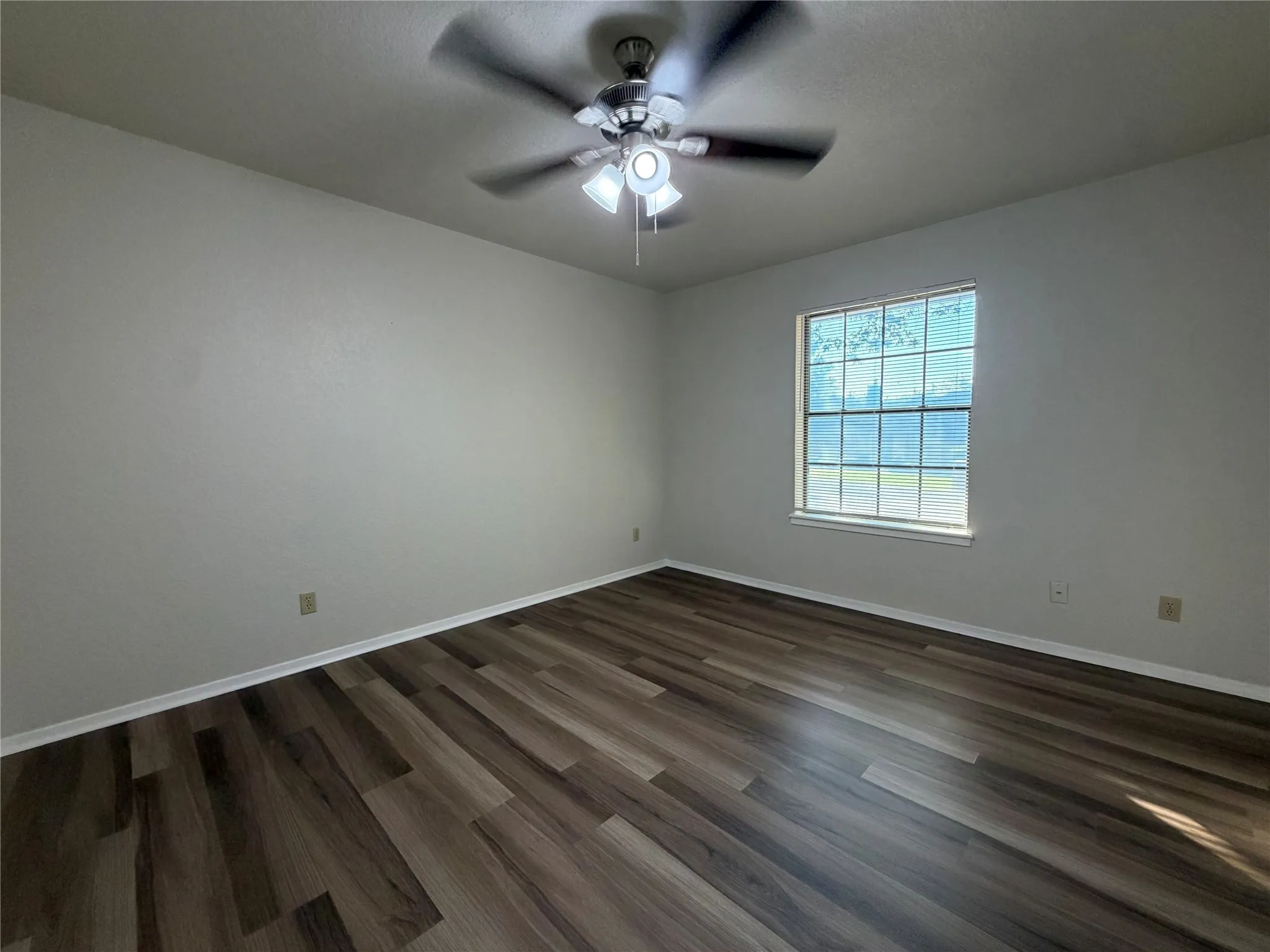 Single Family Residence For Rent in Hood County , 6203 Circo Drive, De Cordova, Texas 76049, 3 Bedroom, 2 Bathroom, 2 Garage spaces, 1,905 Sqft, built in 1978, mls#21393297, Real Estate Agent in De Cordova, Homes For Rent in Hood county, Homes For Rent in De Cordova, Realtor in De Cordova Texas, Real Estate Brokerage Independent Realty Texas, Luminita Cordes Realtor