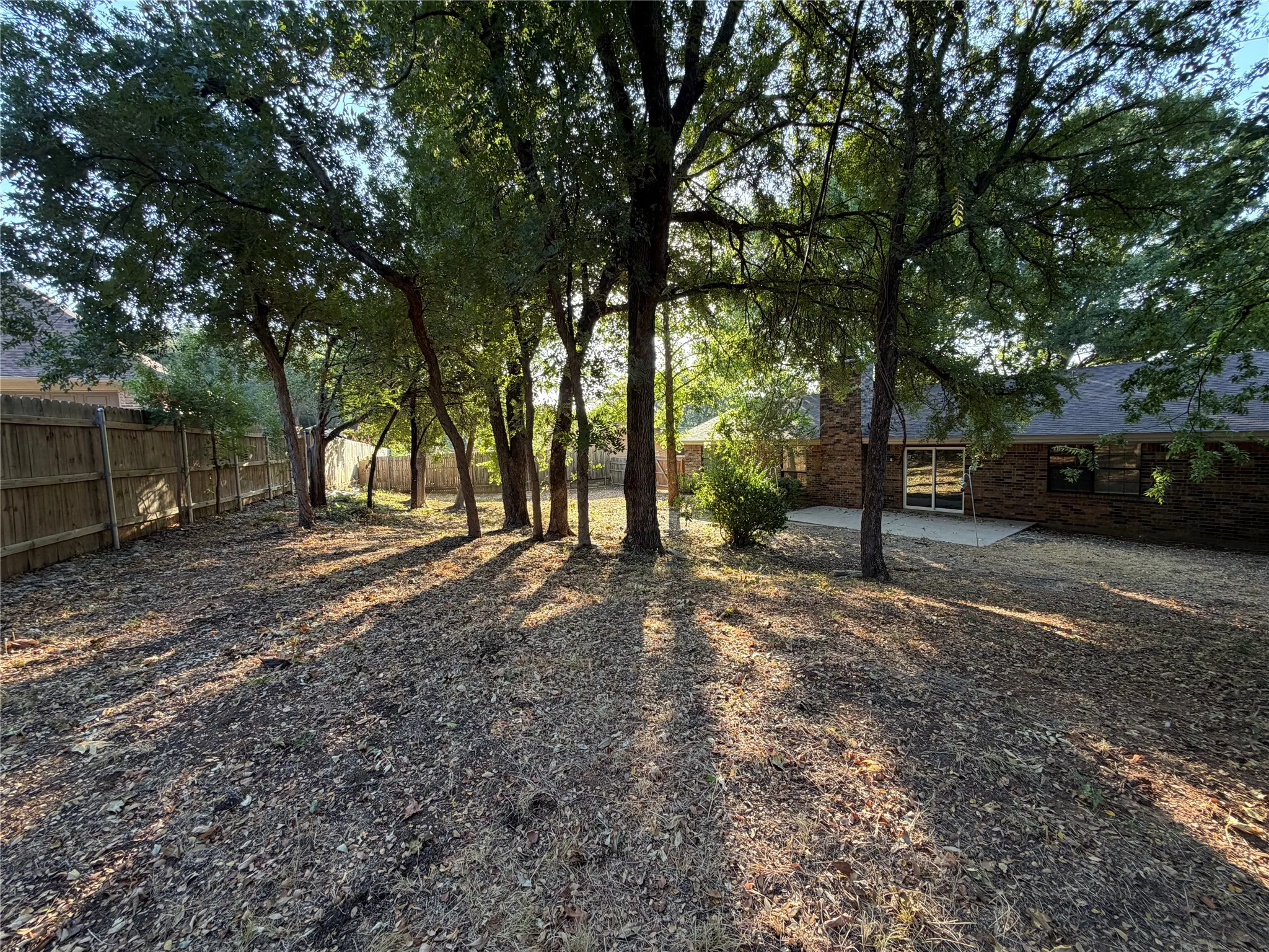 Single Family Residence For Rent in Hood County , 6203 Circo Drive, De Cordova, Texas 76049, 3 Bedroom, 2 Bathroom, 2 Garage spaces, 1,905 Sqft, built in 1978, mls#21393297, Real Estate Agent in De Cordova, Homes For Rent in Hood county, Homes For Rent in De Cordova, Realtor in De Cordova Texas, Real Estate Brokerage Independent Realty Texas, Luminita Cordes Realtor