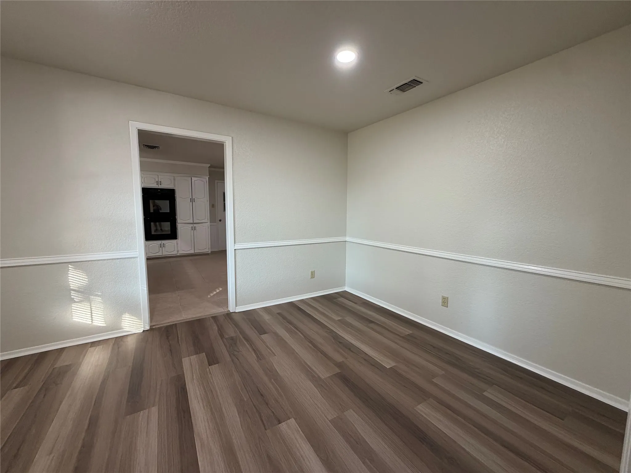 Single Family Residence For Rent in Hood County , 6203 Circo Drive, De Cordova, Texas 76049, 3 Bedroom, 2 Bathroom, 2 Garage spaces, 1,905 Sqft, built in 1978, mls#21393297, Real Estate Agent in De Cordova, Homes For Rent in Hood county, Homes For Rent in De Cordova, Realtor in De Cordova Texas, Real Estate Brokerage Independent Realty Texas, Luminita Cordes Realtor