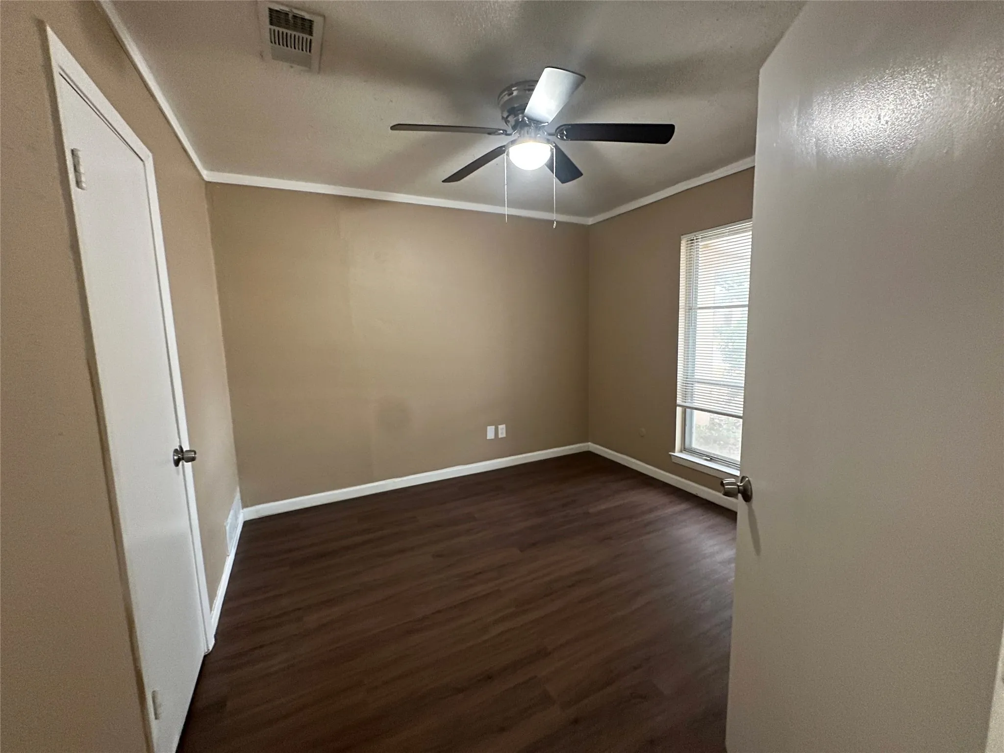 Single Family Residence For Rent in Denton County , 1204 Cordell Street, Denton, Texas 76201, 4 Bedroom, 2 Bathroom, 2 Garage spaces, 1,513 Sqft, built in 1977, mls#21394097, Real Estate Agent in Denton, Homes For Rent in Denton county, Homes For Rent in Denton, Realtor in Denton Texas, Real Estate Brokerage Independent Realty Texas, Luminita Cordes Realtor