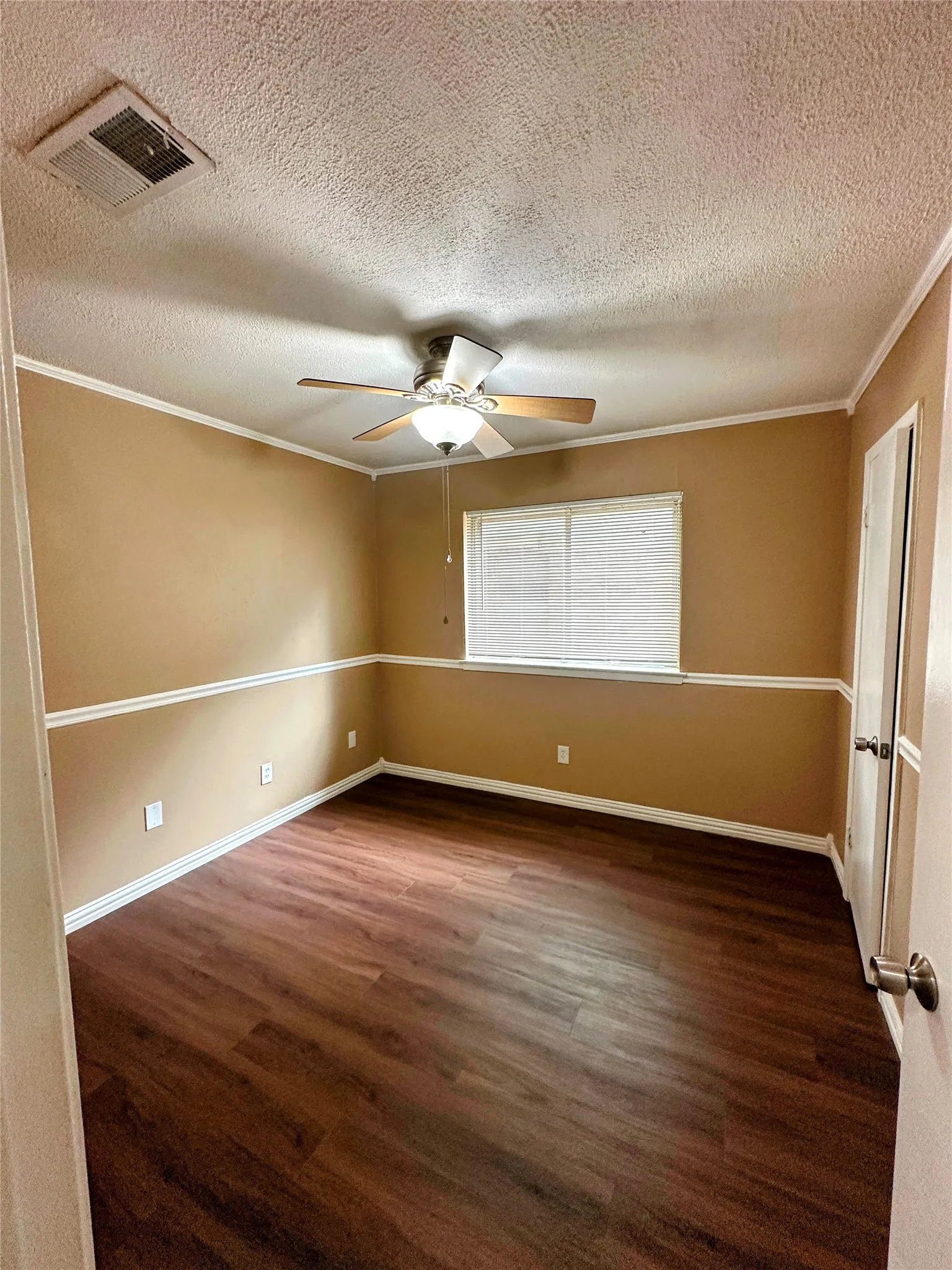 Single Family Residence For Rent in Denton County , 1204 Cordell Street, Denton, Texas 76201, 4 Bedroom, 2 Bathroom, 2 Garage spaces, 1,513 Sqft, built in 1977, mls#21394097, Real Estate Agent in Denton, Homes For Rent in Denton county, Homes For Rent in Denton, Realtor in Denton Texas, Real Estate Brokerage Independent Realty Texas, Luminita Cordes Realtor