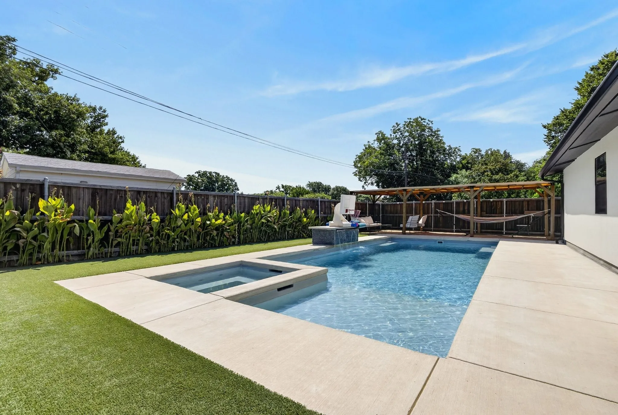Single Family Residence For Sale in Dallas County , 3193 Northaven Road, Dallas, Texas 75229, 4 Bedroom, 5 Bathroom, 2 Garage spaces, 2,874 Sqft, built in 1960, mls#21393956, Real Estate Agent in Dallas, Homes For Sale in Dallas county, Homes For Sale in Dallas, Realtor in Dallas Texas, Real Estate Brokerage Independent Realty Texas, Luminita Cordes Realtor