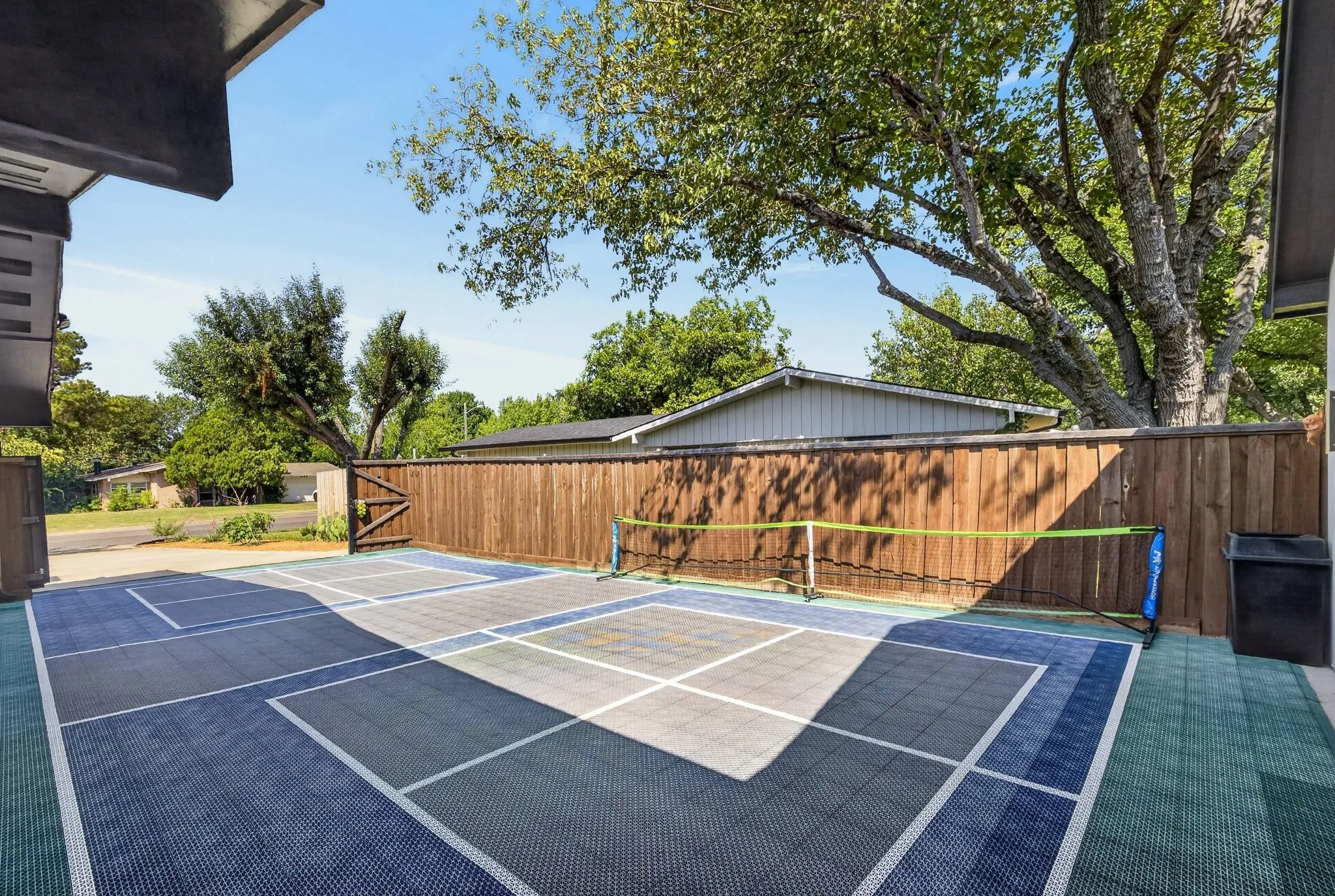 Single Family Residence For Sale in Dallas County , 3193 Northaven Road, Dallas, Texas 75229, 4 Bedroom, 5 Bathroom, 2 Garage spaces, 2,874 Sqft, built in 1960, mls#21393956, Real Estate Agent in Dallas, Homes For Sale in Dallas county, Homes For Sale in Dallas, Realtor in Dallas Texas, Real Estate Brokerage Independent Realty Texas, Luminita Cordes Realtor