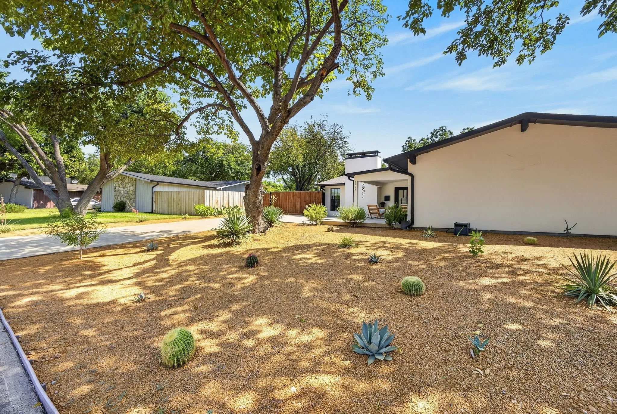 Single Family Residence For Sale in Dallas County , 3193 Northaven Road, Dallas, Texas 75229, 4 Bedroom, 5 Bathroom, 2 Garage spaces, 2,874 Sqft, built in 1960, mls#21393956, Real Estate Agent in Dallas, Homes For Sale in Dallas county, Homes For Sale in Dallas, Realtor in Dallas Texas, Real Estate Brokerage Independent Realty Texas, Luminita Cordes Realtor
