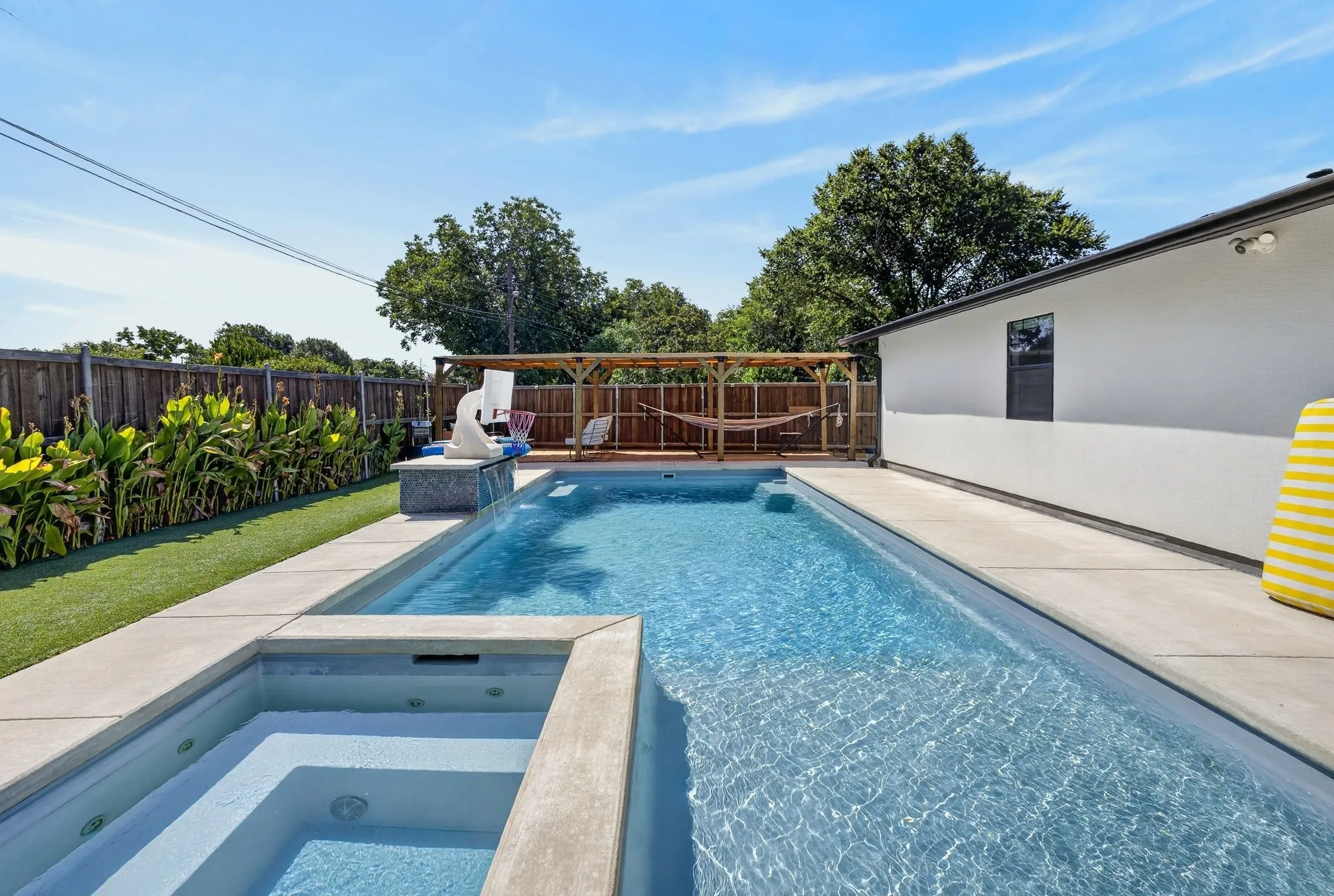 Single Family Residence For Sale in Dallas County , 3193 Northaven Road, Dallas, Texas 75229, 4 Bedroom, 5 Bathroom, 2 Garage spaces, 2,874 Sqft, built in 1960, mls#21393956, Real Estate Agent in Dallas, Homes For Sale in Dallas county, Homes For Sale in Dallas, Realtor in Dallas Texas, Real Estate Brokerage Independent Realty Texas, Luminita Cordes Realtor