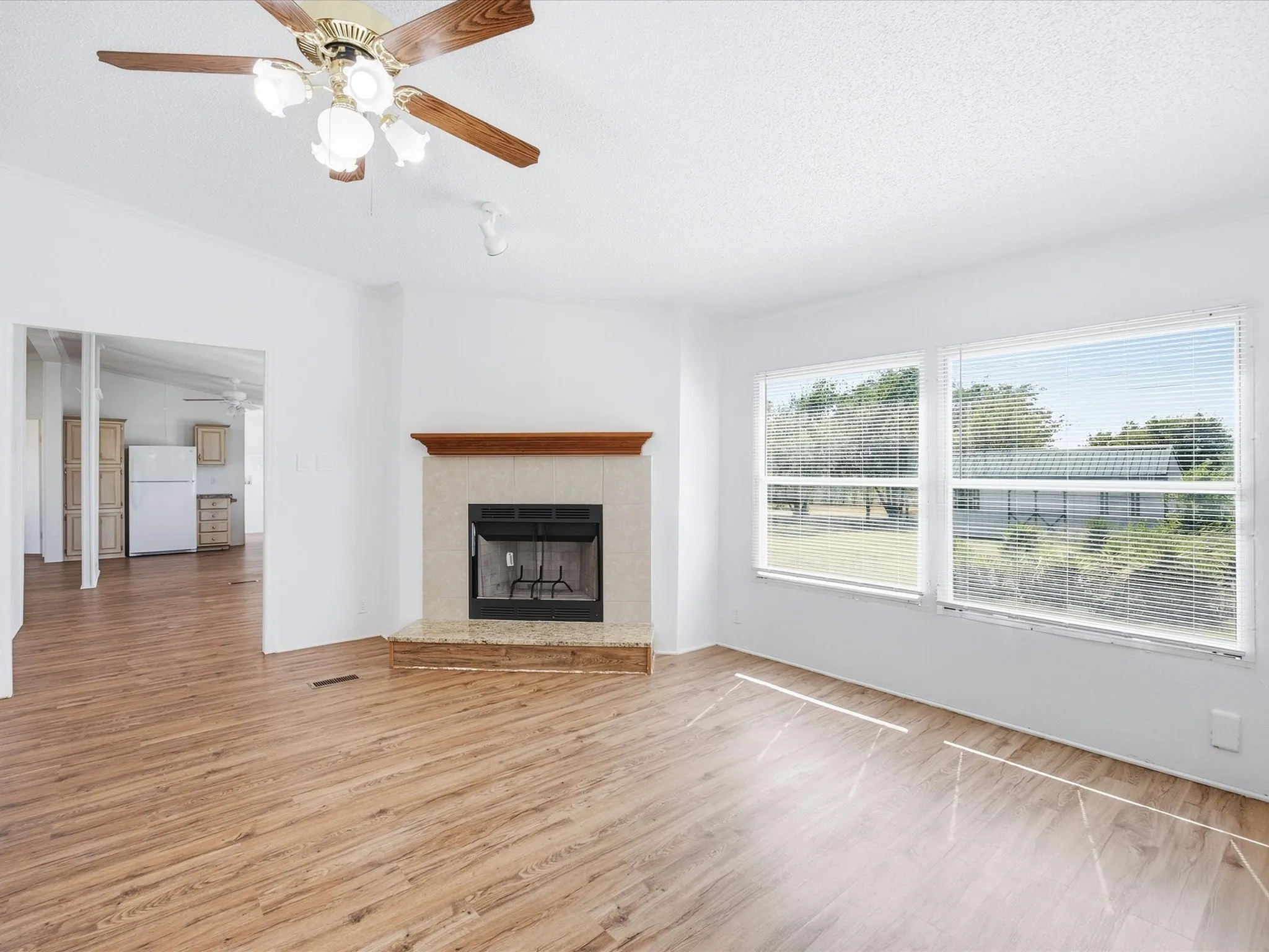 Manufactured Home For Rent in Johnson County , 3817 County Road 616, Alvarado, Texas 76009, 3 Bedroom, 2 Bathroom, Garage spaces, 1,624 Sqft, built in 1993, mls#21393996, Real Estate Agent in Alvarado, Homes For Rent in Johnson county, Homes For Rent in Alvarado, Realtor in Alvarado Texas, Real Estate Brokerage Independent Realty Texas, Luminita Cordes Realtor