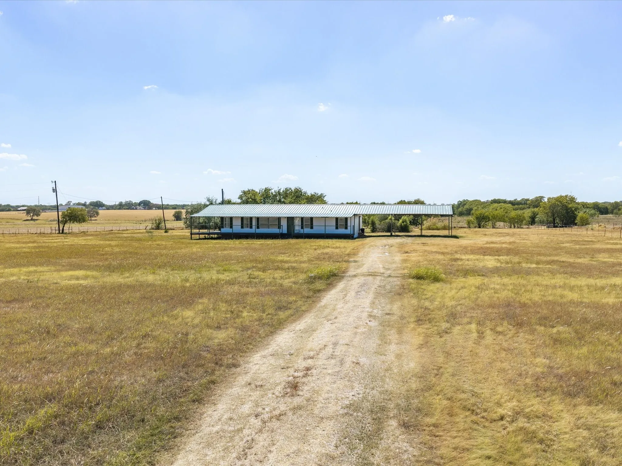 Manufactured Home For Rent in Johnson County , 3817 County Road 616, Alvarado, Texas 76009, 3 Bedroom, 2 Bathroom, Garage spaces, 1,624 Sqft, built in 1993, mls#21393996, Real Estate Agent in Alvarado, Homes For Rent in Johnson county, Homes For Rent in Alvarado, Realtor in Alvarado Texas, Real Estate Brokerage Independent Realty Texas, Luminita Cordes Realtor