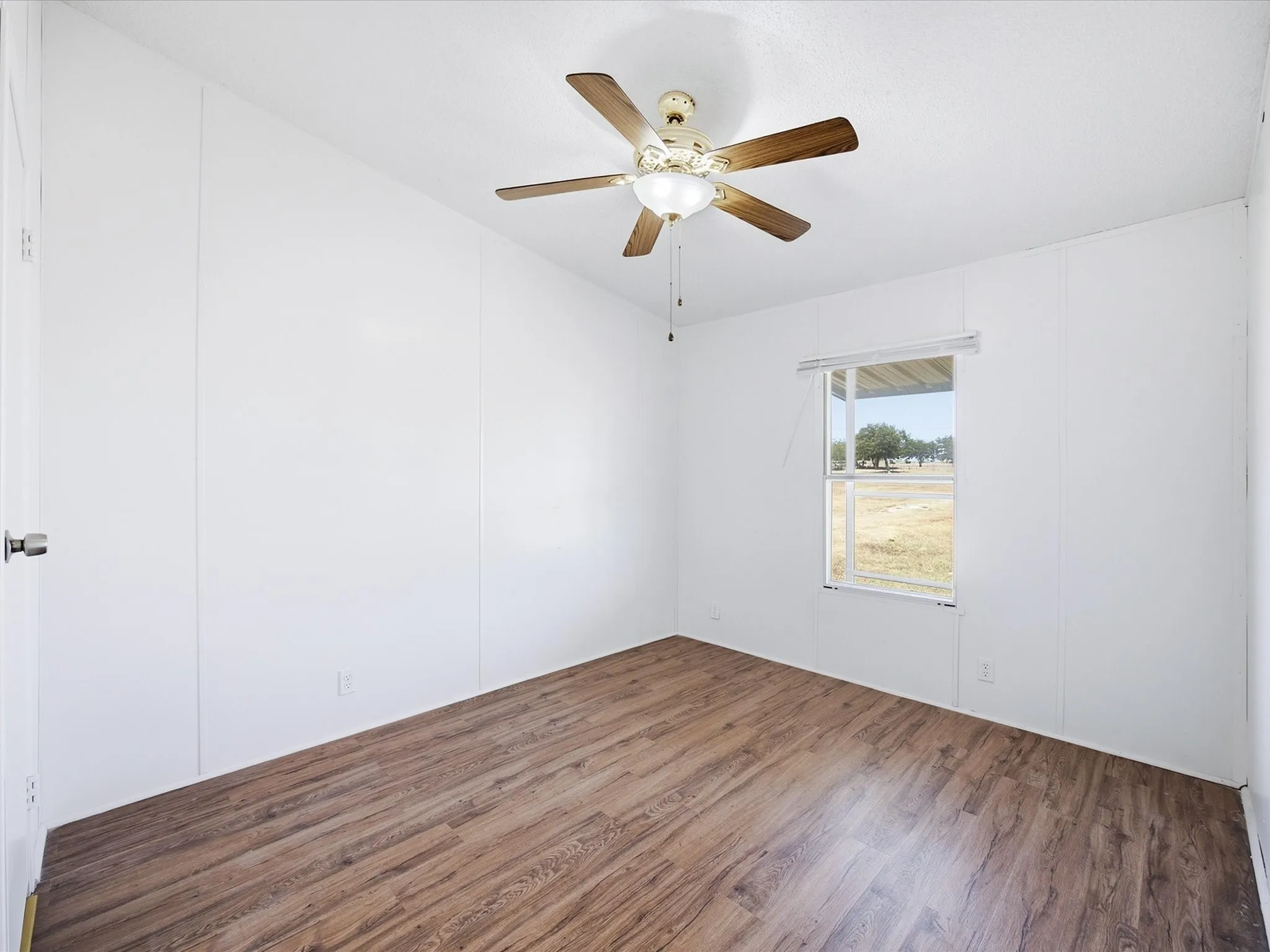 Manufactured Home For Rent in Johnson County , 3817 County Road 616, Alvarado, Texas 76009, 3 Bedroom, 2 Bathroom, Garage spaces, 1,624 Sqft, built in 1993, mls#21393996, Real Estate Agent in Alvarado, Homes For Rent in Johnson county, Homes For Rent in Alvarado, Realtor in Alvarado Texas, Real Estate Brokerage Independent Realty Texas, Luminita Cordes Realtor