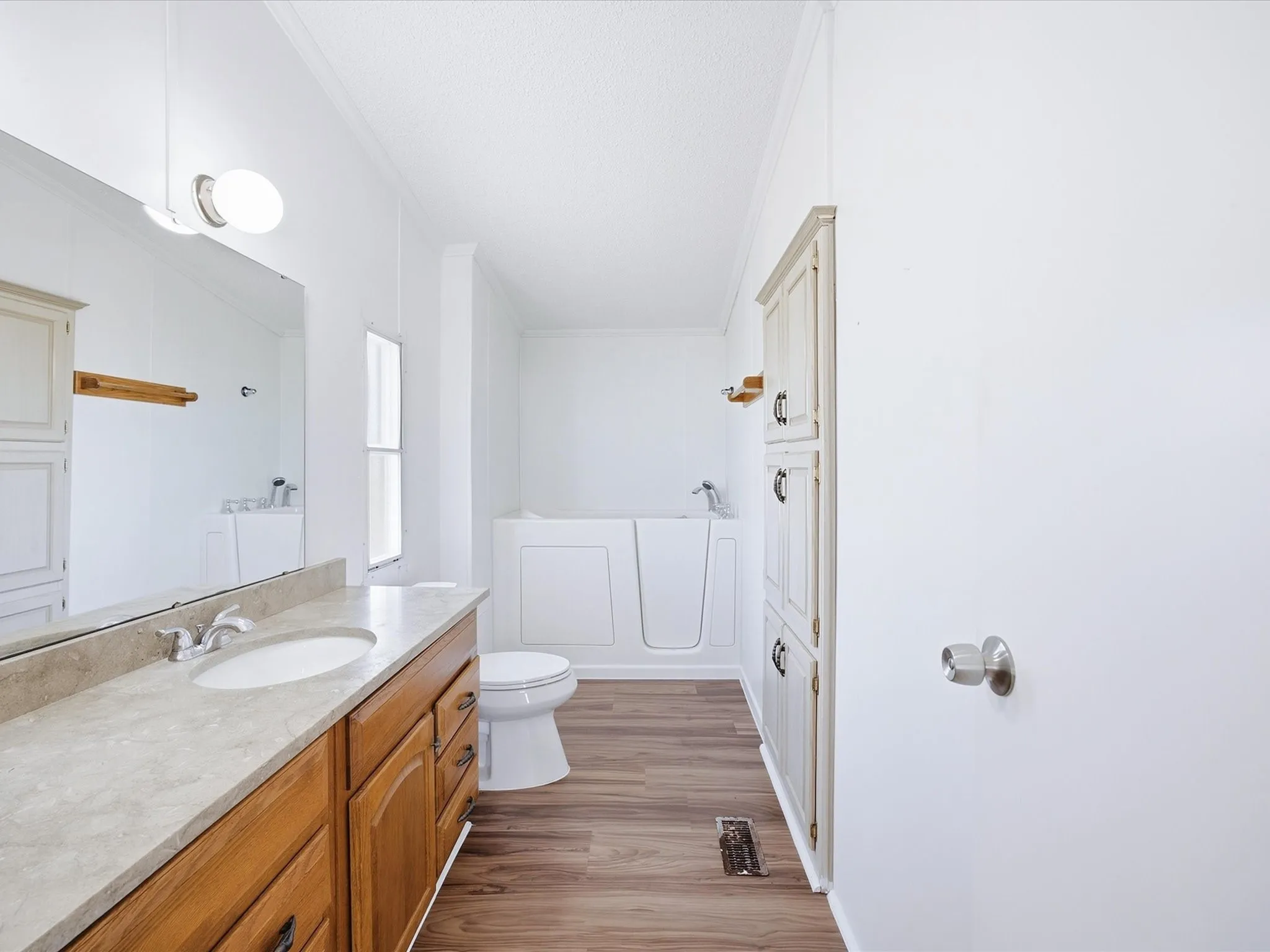 Manufactured Home For Rent in Johnson County , 3817 County Road 616, Alvarado, Texas 76009, 3 Bedroom, 2 Bathroom, Garage spaces, 1,624 Sqft, built in 1993, mls#21393996, Real Estate Agent in Alvarado, Homes For Rent in Johnson county, Homes For Rent in Alvarado, Realtor in Alvarado Texas, Real Estate Brokerage Independent Realty Texas, Luminita Cordes Realtor