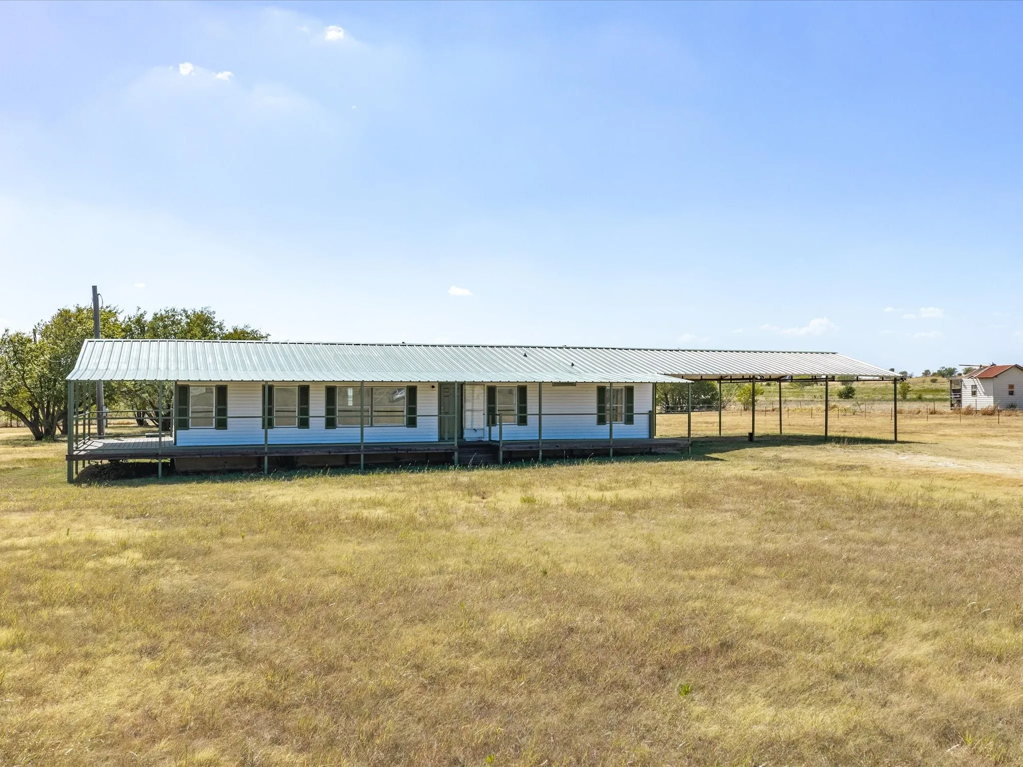 Manufactured Home For Rent in Johnson County , 3817 County Road 616, Alvarado, Texas 76009, 3 Bedroom, 2 Bathroom, Garage spaces, 1,624 Sqft, built in 1993, mls#21393996, Real Estate Agent in Alvarado, Homes For Rent in Johnson county, Homes For Rent in Alvarado, Realtor in Alvarado Texas, Real Estate Brokerage Independent Realty Texas, Luminita Cordes Realtor