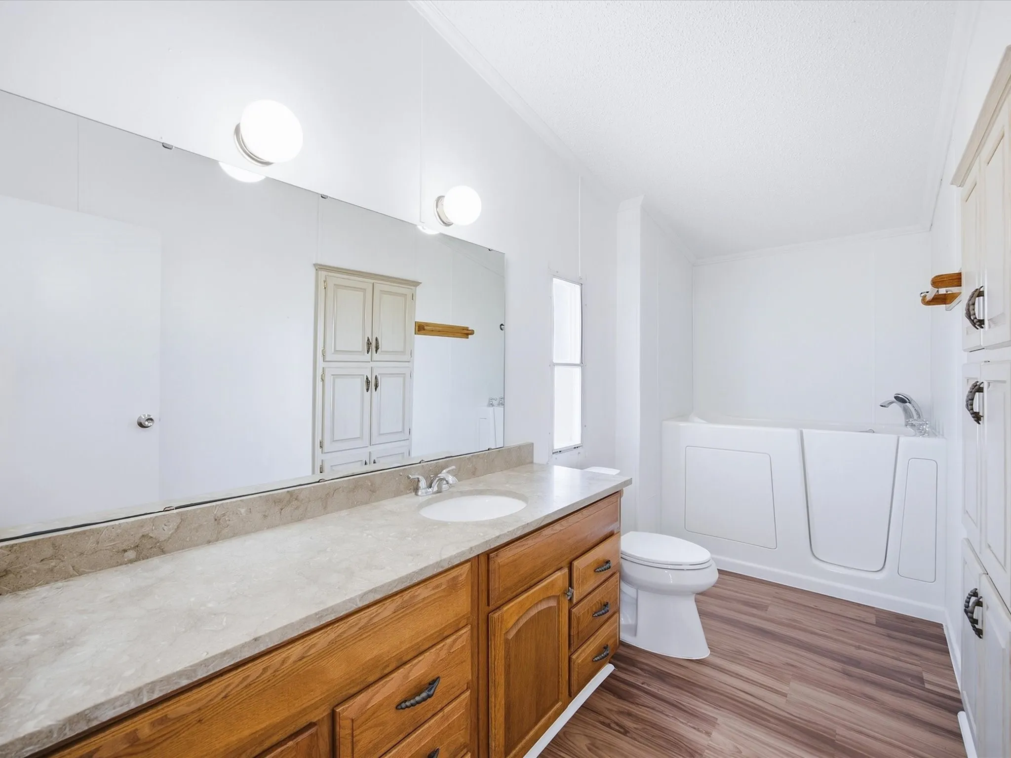Manufactured Home For Rent in Johnson County , 3817 County Road 616, Alvarado, Texas 76009, 3 Bedroom, 2 Bathroom, Garage spaces, 1,624 Sqft, built in 1993, mls#21393996, Real Estate Agent in Alvarado, Homes For Rent in Johnson county, Homes For Rent in Alvarado, Realtor in Alvarado Texas, Real Estate Brokerage Independent Realty Texas, Luminita Cordes Realtor