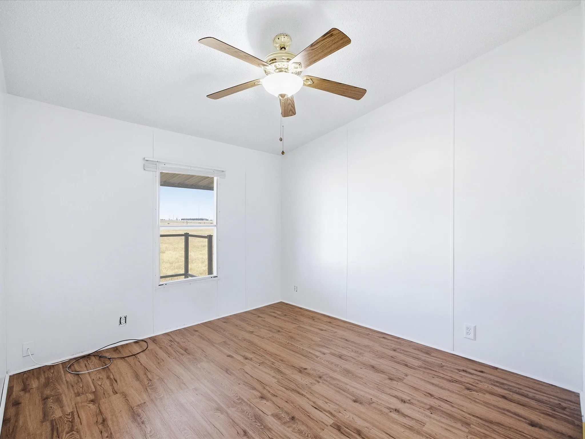 Manufactured Home For Rent in Johnson County , 3817 County Road 616, Alvarado, Texas 76009, 3 Bedroom, 2 Bathroom, Garage spaces, 1,624 Sqft, built in 1993, mls#21393996, Real Estate Agent in Alvarado, Homes For Rent in Johnson county, Homes For Rent in Alvarado, Realtor in Alvarado Texas, Real Estate Brokerage Independent Realty Texas, Luminita Cordes Realtor